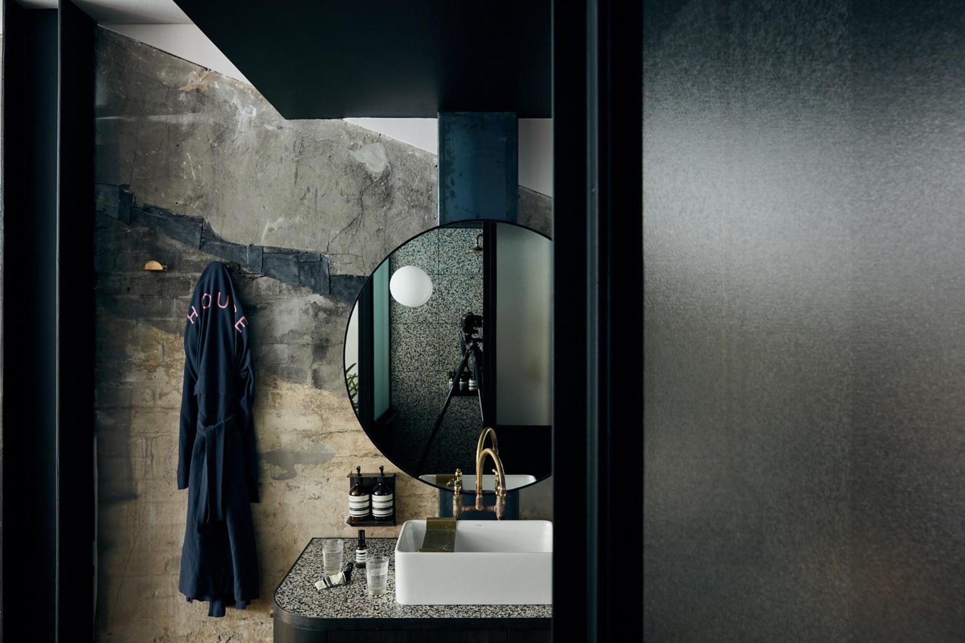 Paramount House Hotel Medium room - Queen or King