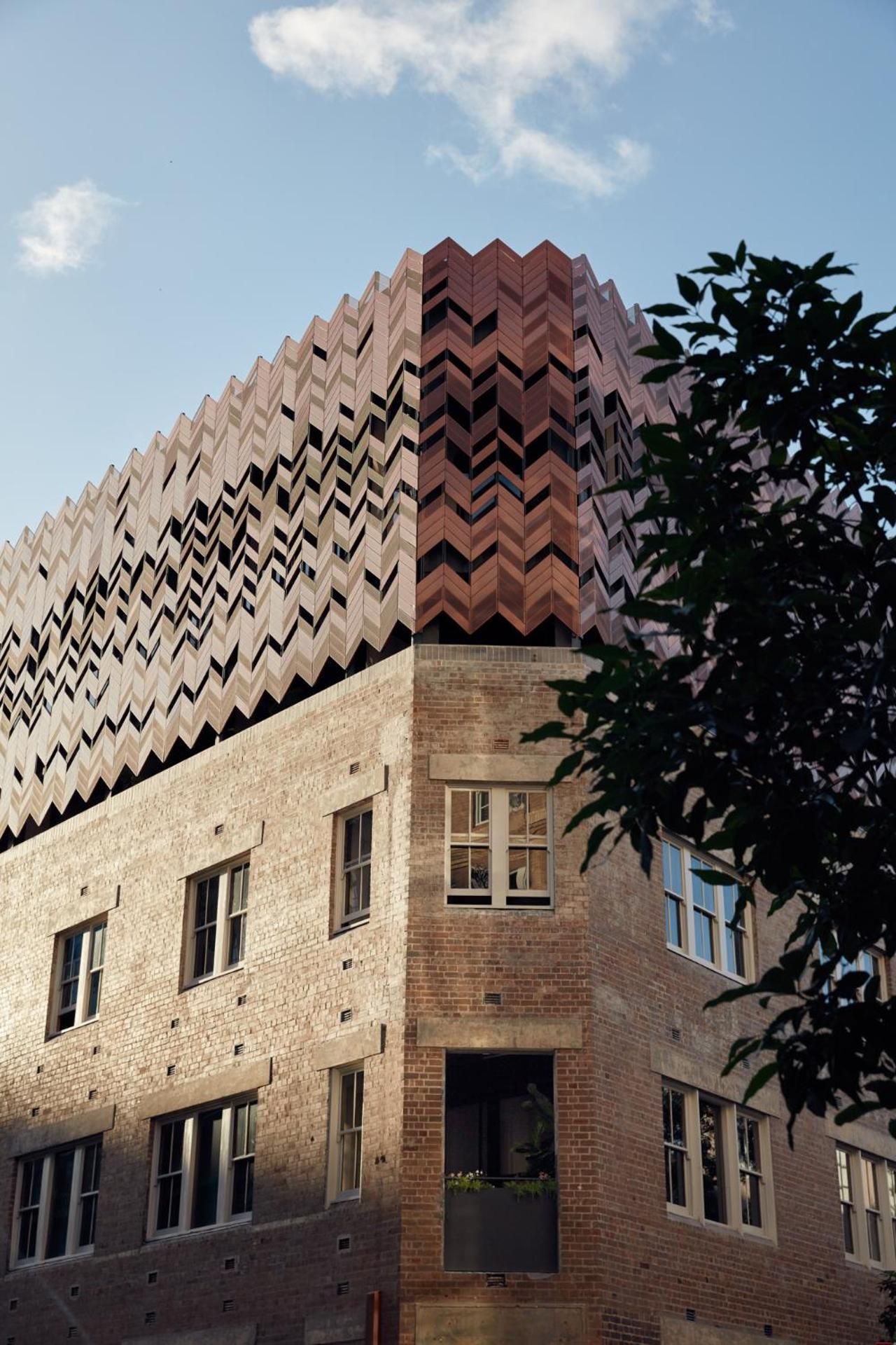 Paramount House Hotel