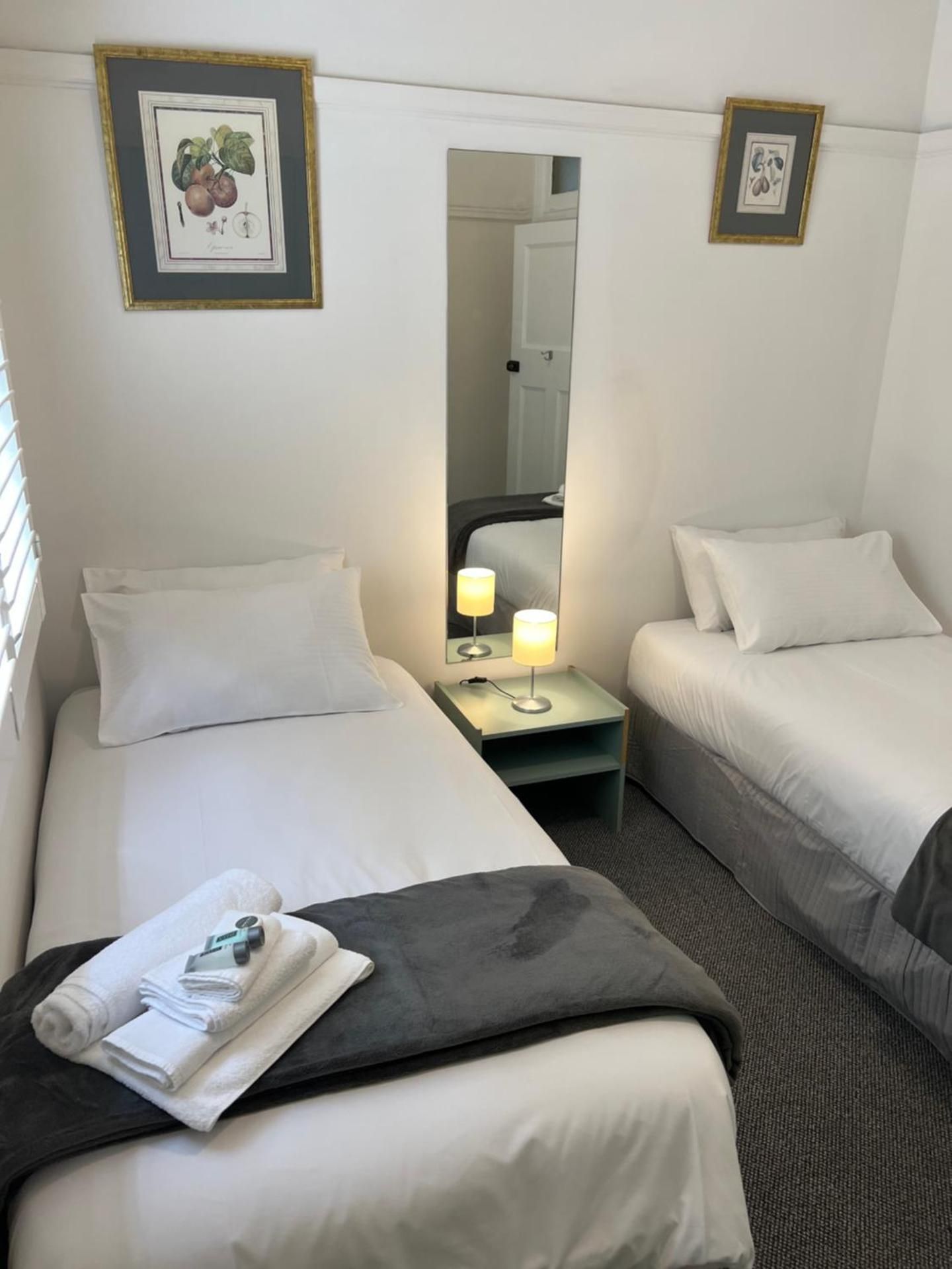 Hotel Concord Standard Twin Room with Shared Bathroom 3