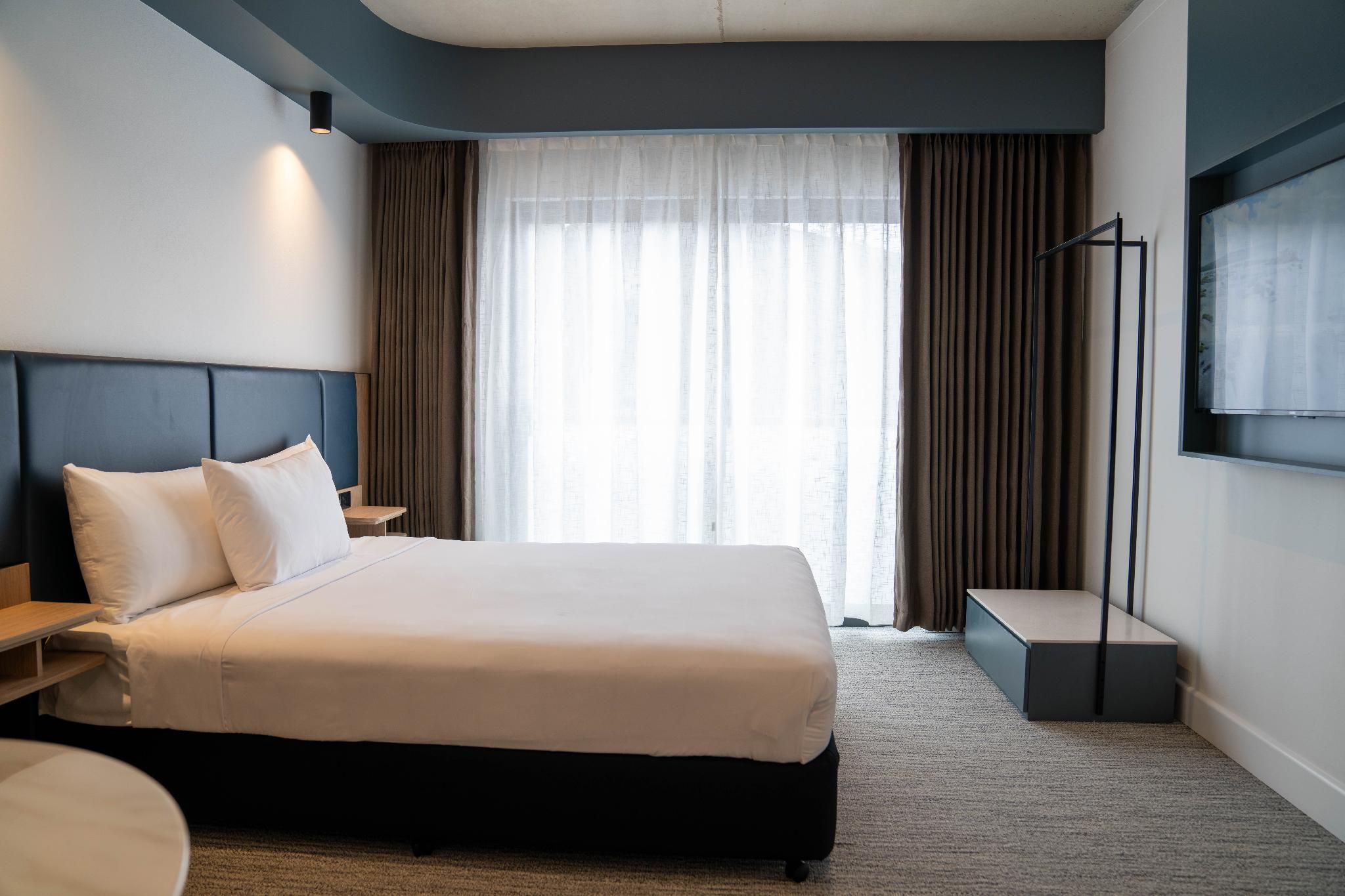 ValueSuites Penrith Deluxe Studio Suite