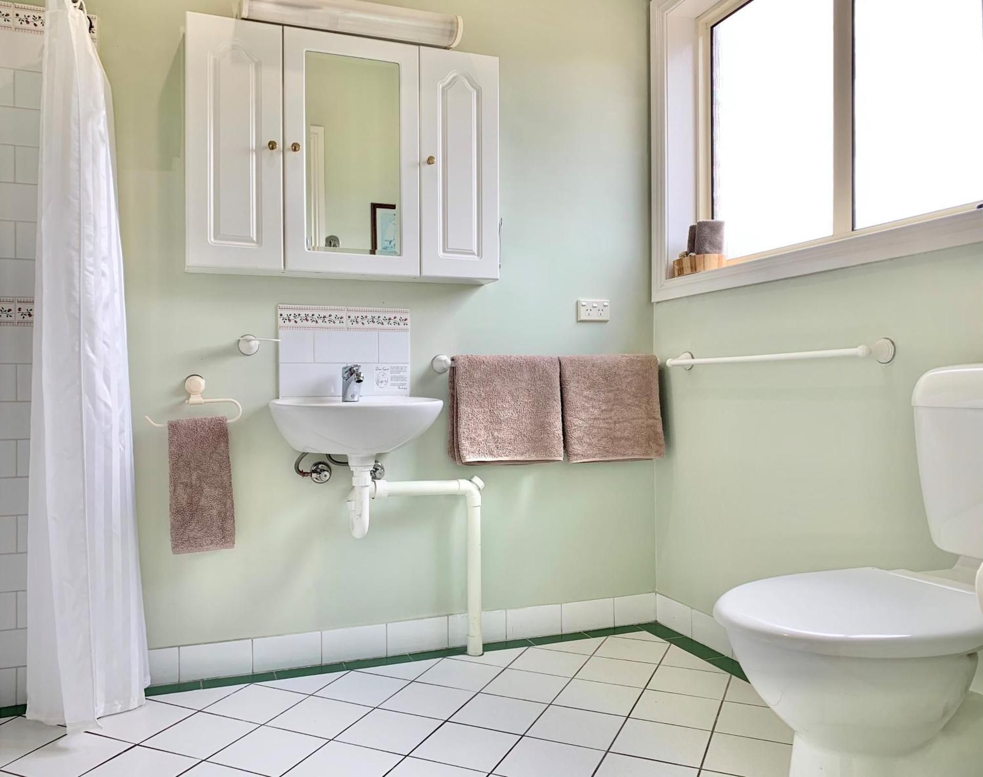 Orana House Comfort Triple Room 3