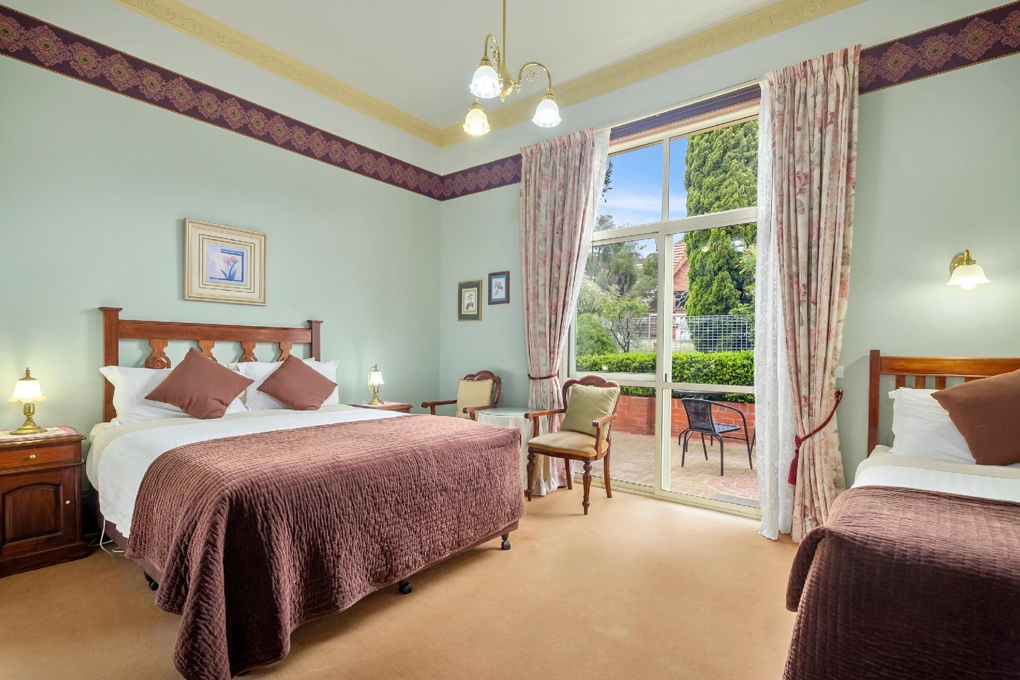 Orana House Comfort Triple Room