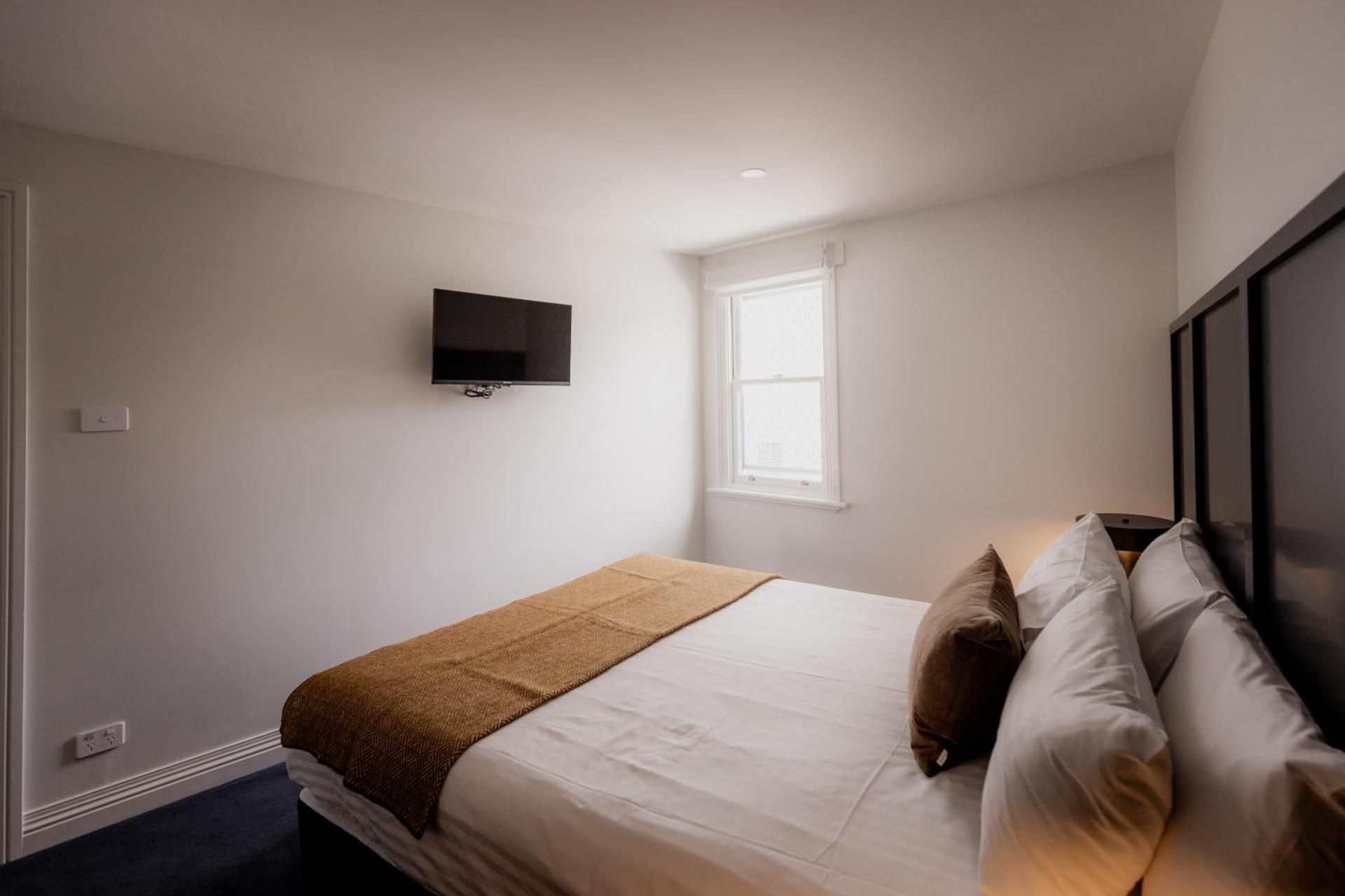 Standard Double Room with Shared Bathroom