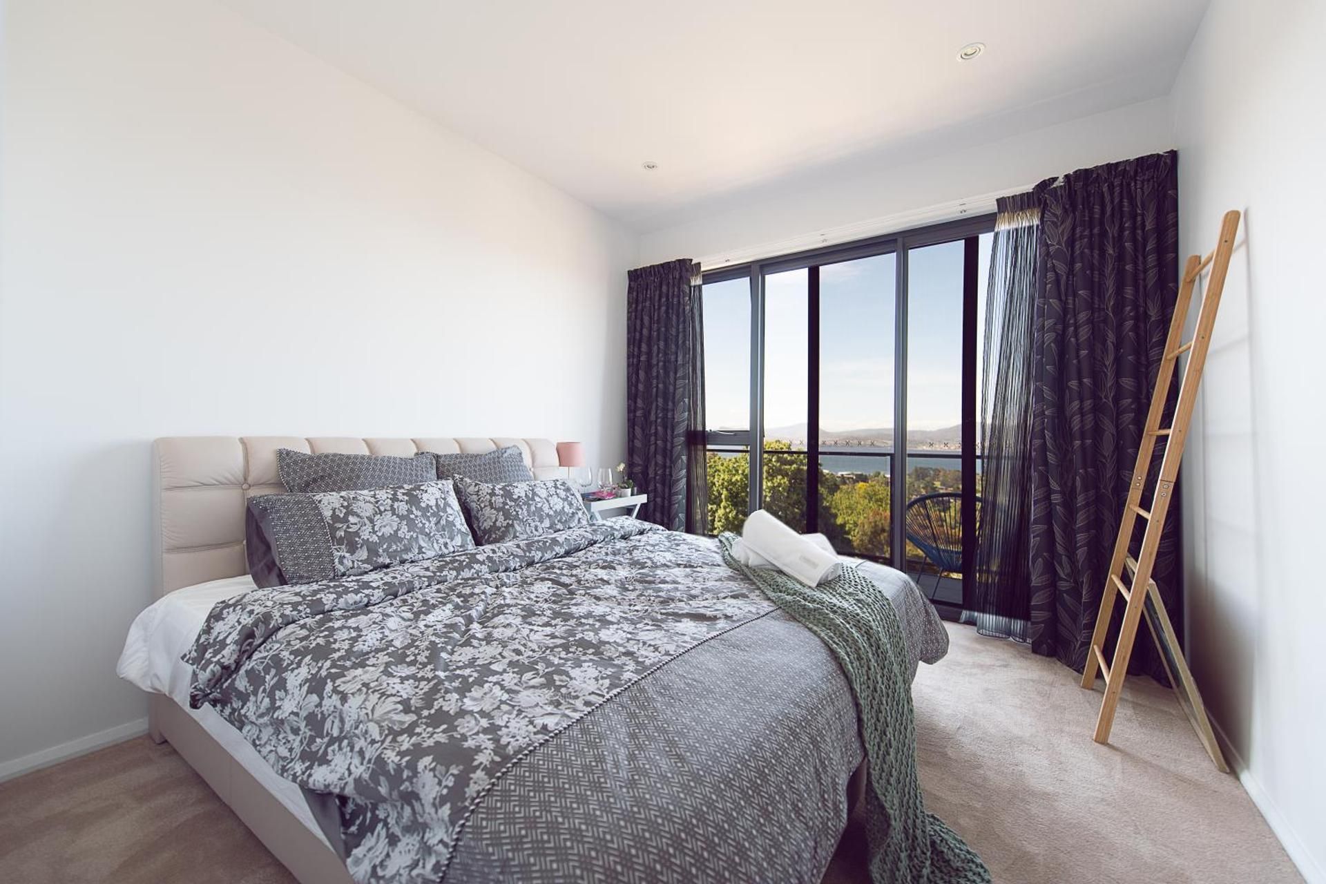 Queen Room with Shared Bathroom