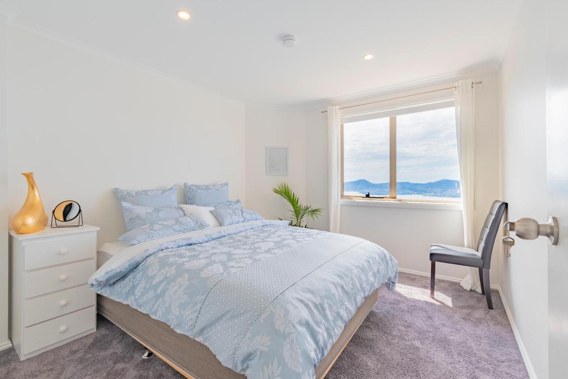 Twin Room with Shared Toilet