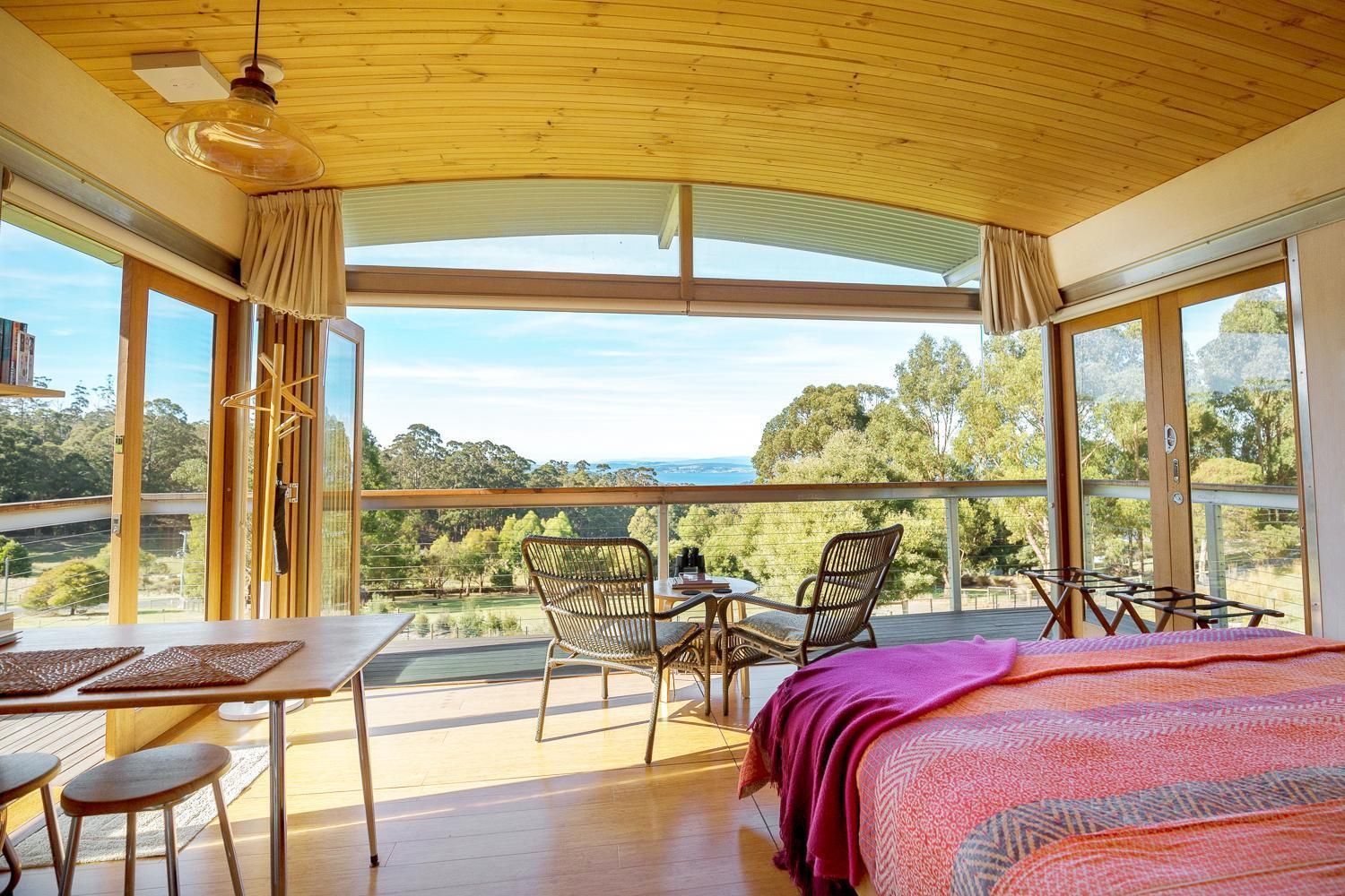 Deluxe Double or Twin Room with Ocean View - The Pea Pod
