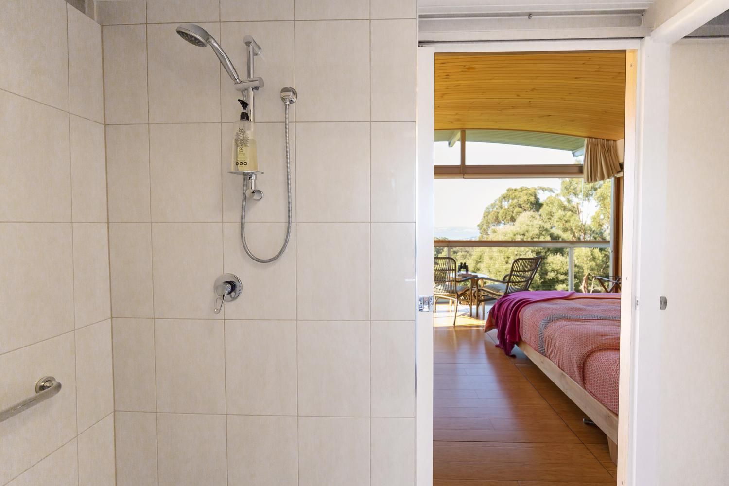 Deluxe Double or Twin Room with Ocean View - The Pea Pod