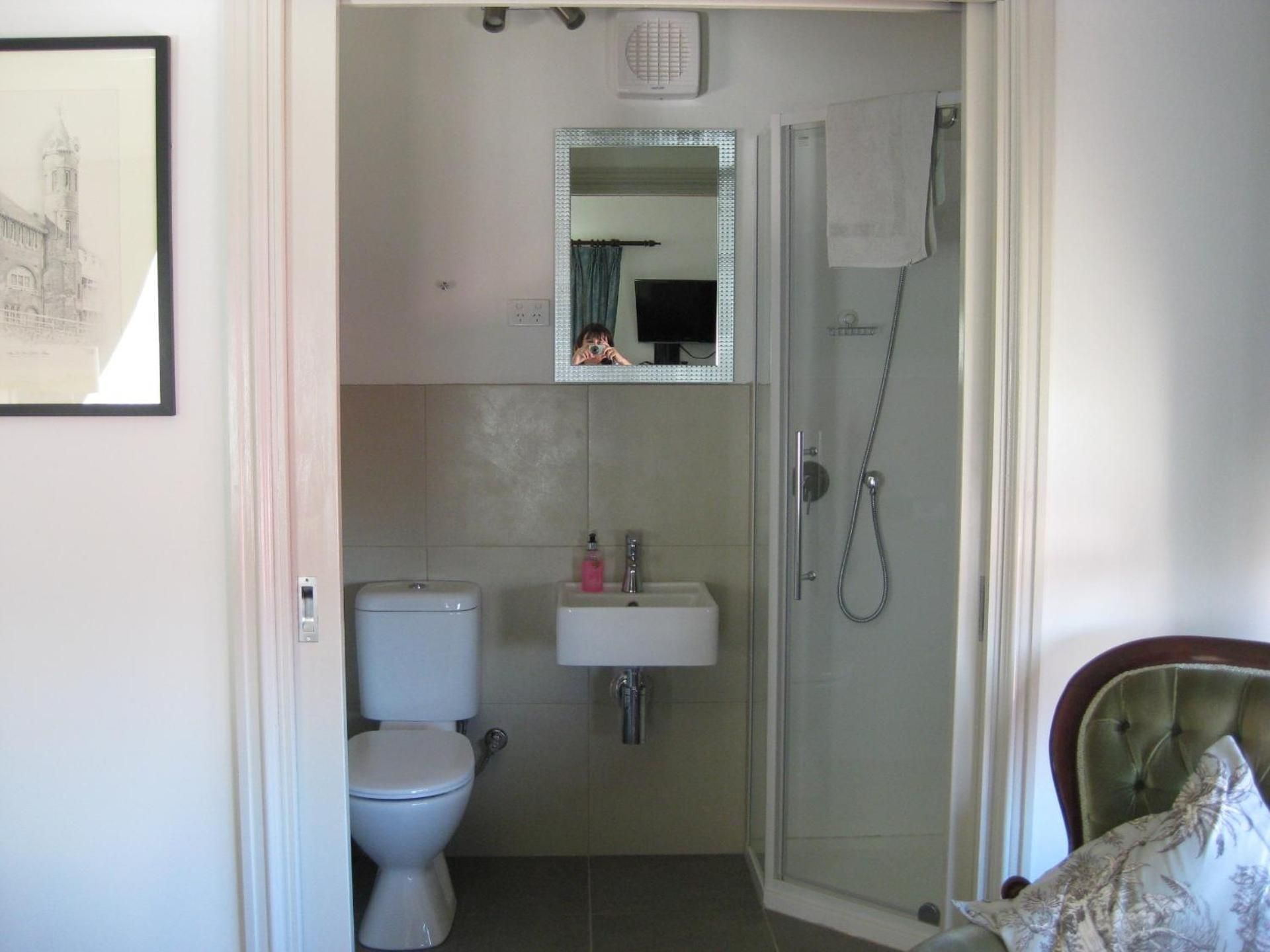 Deluxe Queen Suite with Harbor View