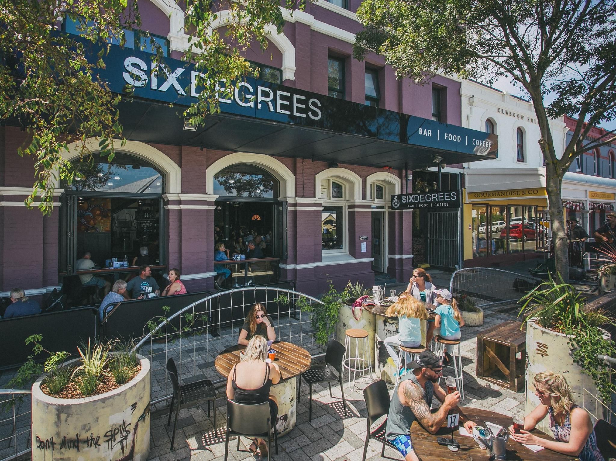 Six Degrees Boutique Hotel