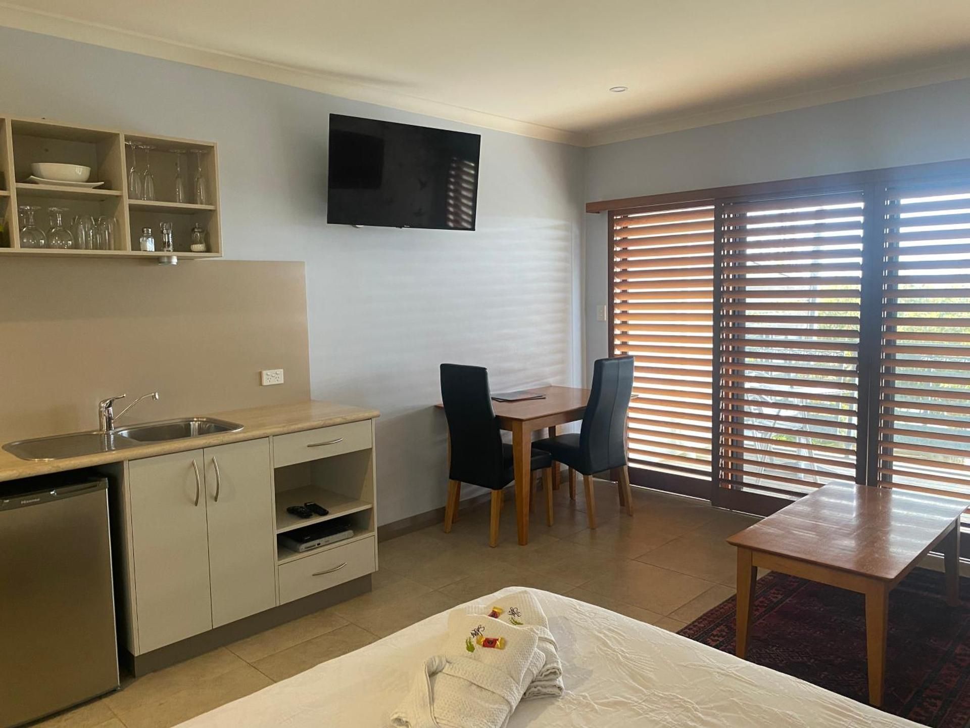 Queen Suite with Spa Bath and Ocean View