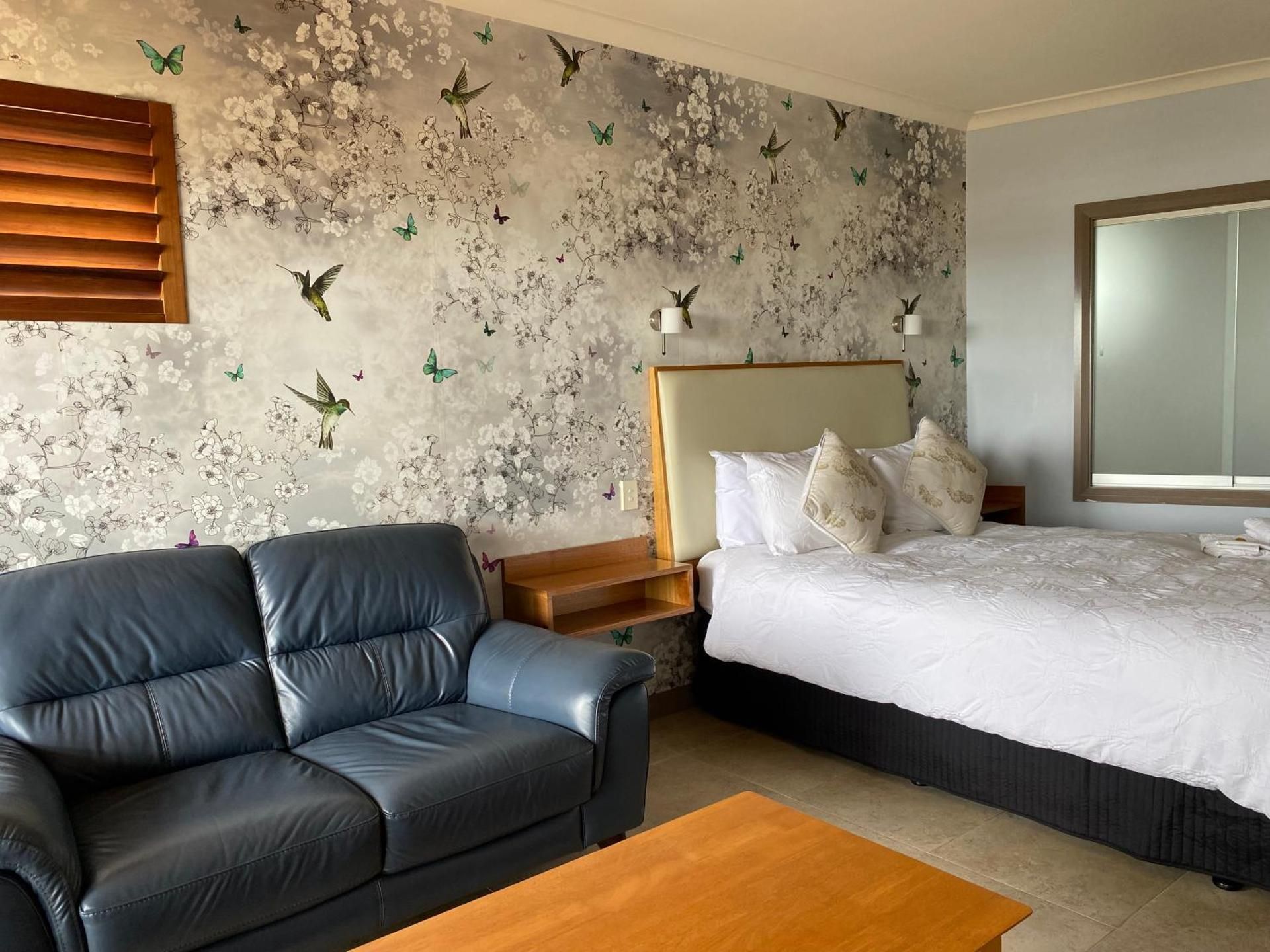 Queen Suite with Spa Bath and Ocean View