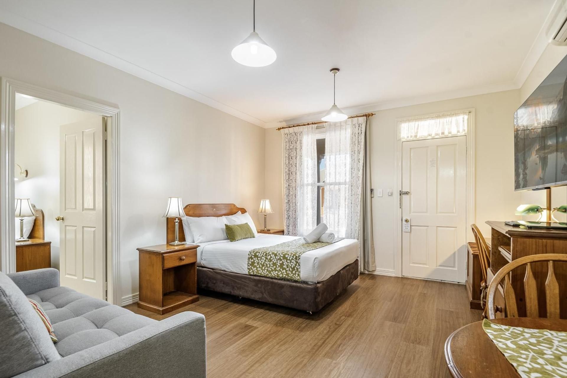 Deluxe Family Room