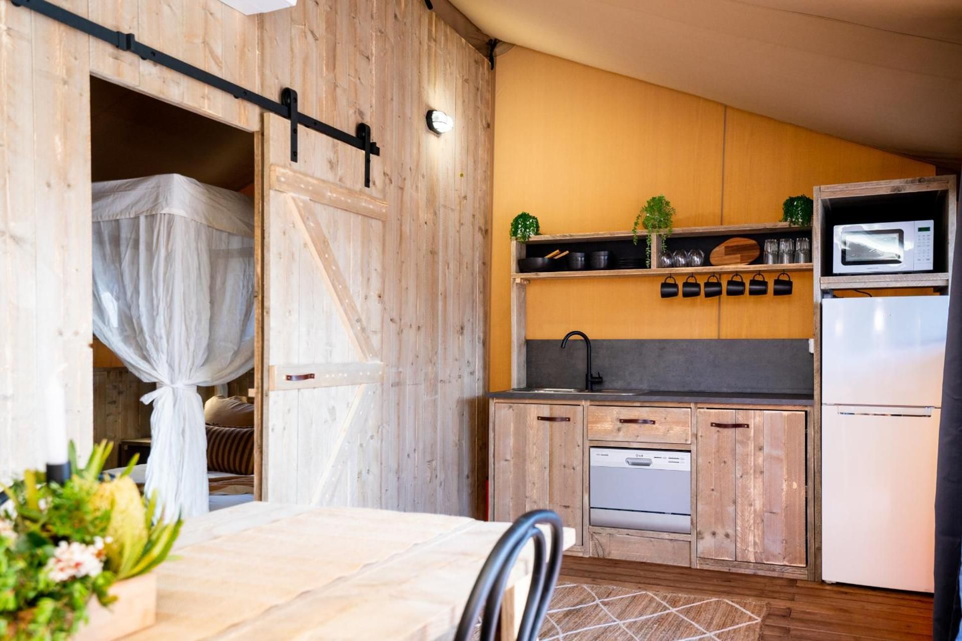 Luxury Glamping Tent (No Pets)
