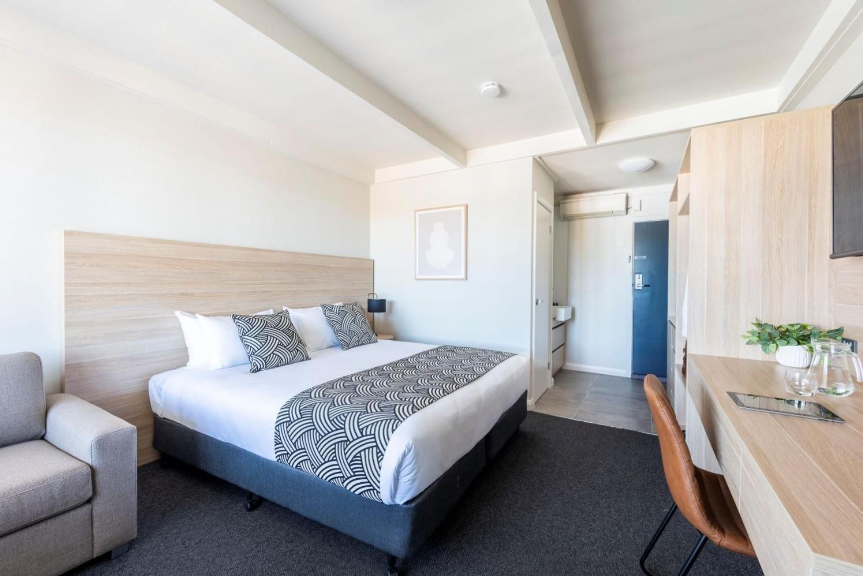Panorama Bathurst Superior King Room (Newly Refurbished) 2