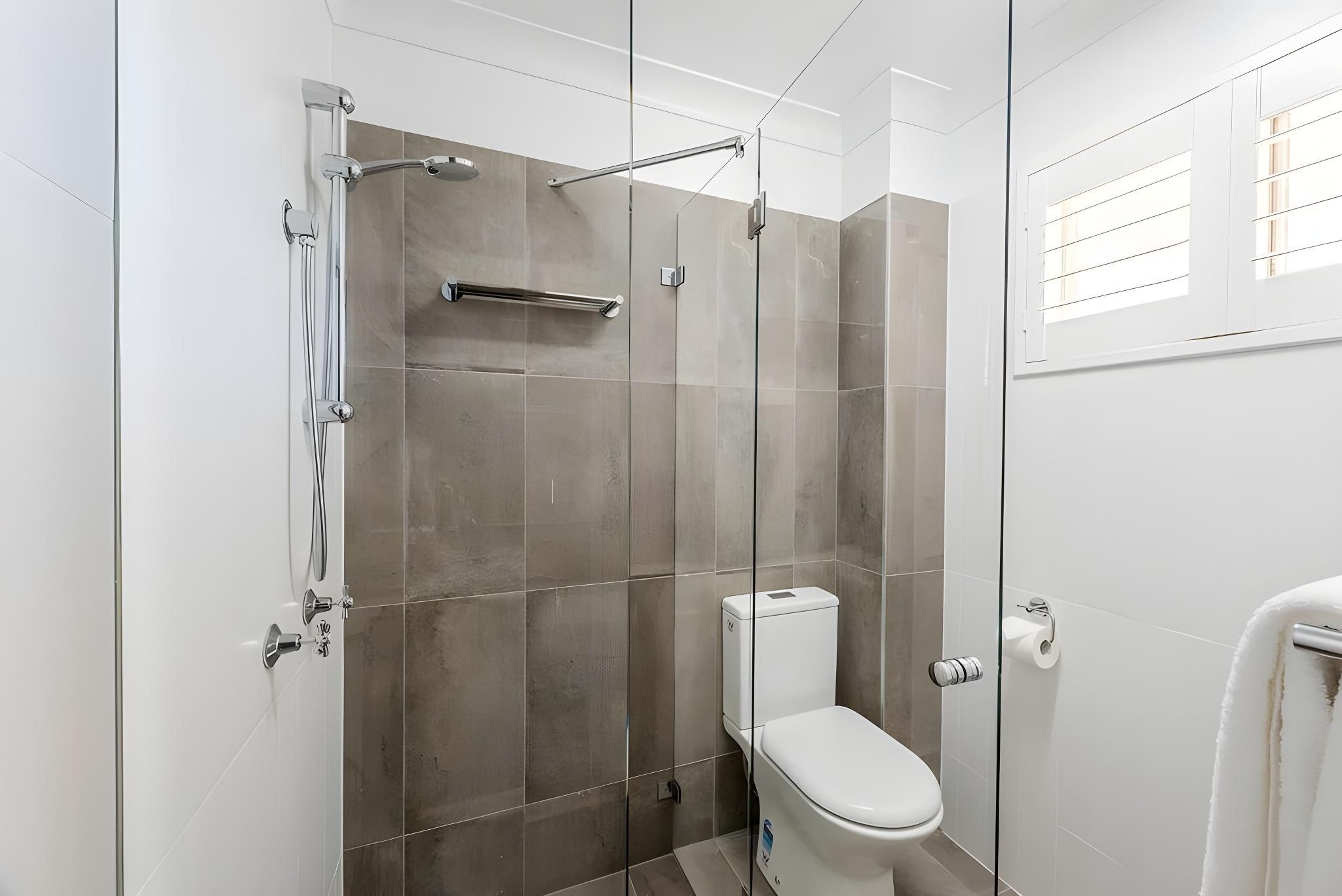 Panorama Bathurst Premium King Room 3