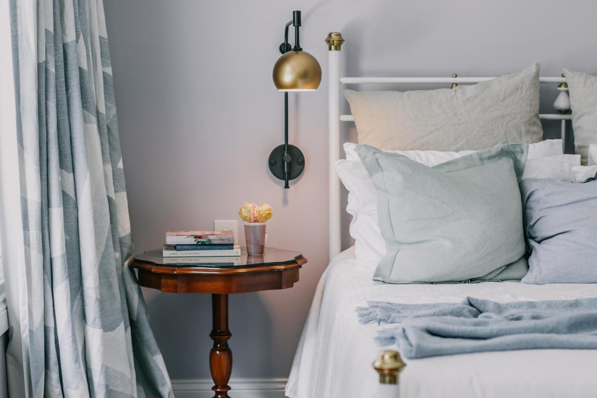 Deluxe Queen Suite