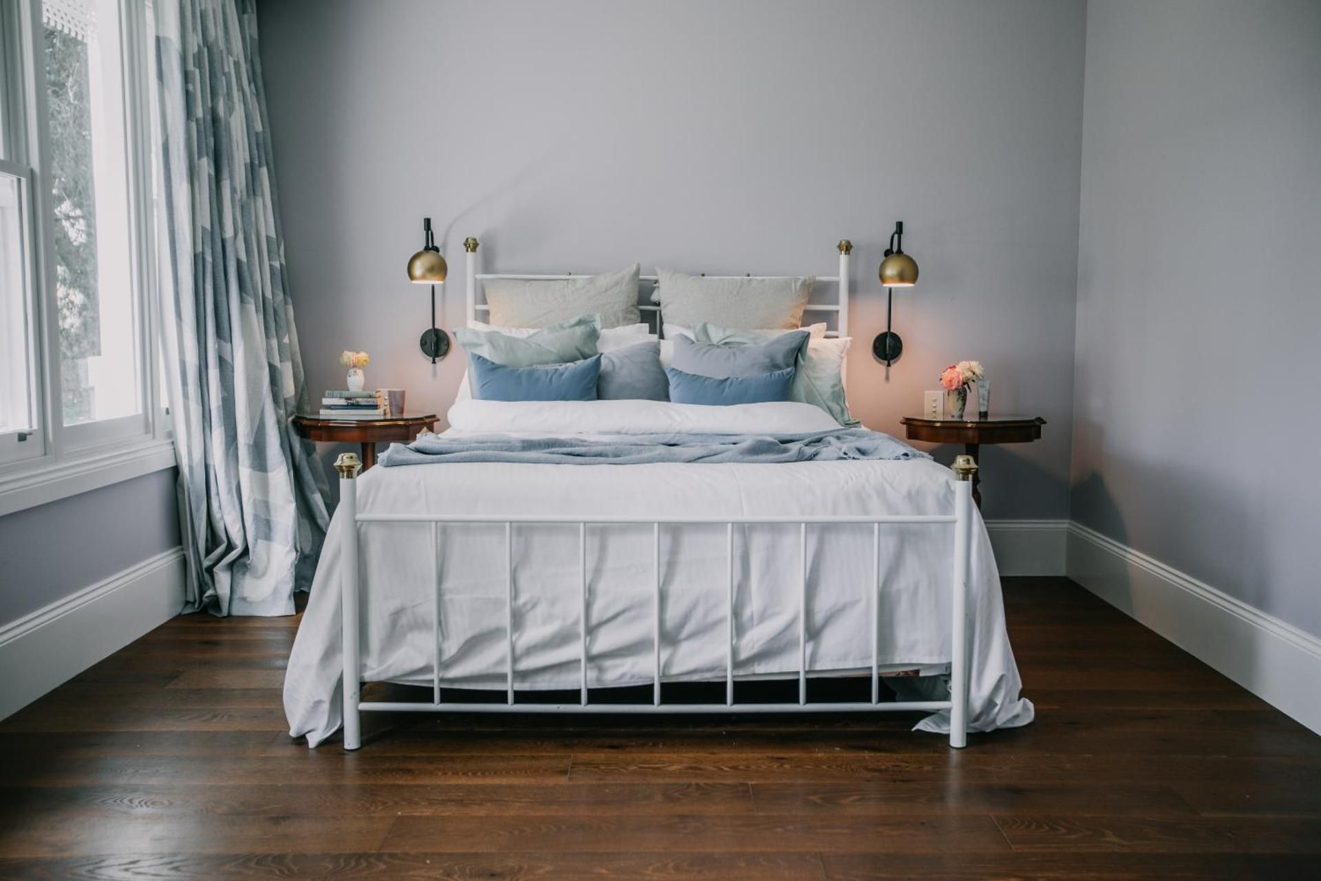 Deluxe Queen Suite