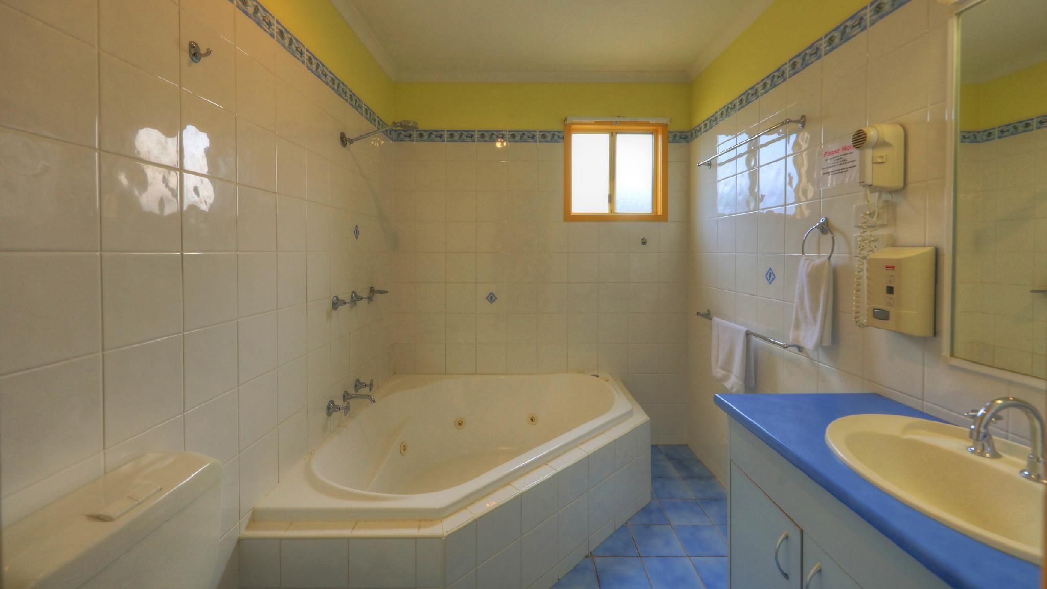 Eden Gateway Holiday Park Snugcove Villa 4 Berth 2