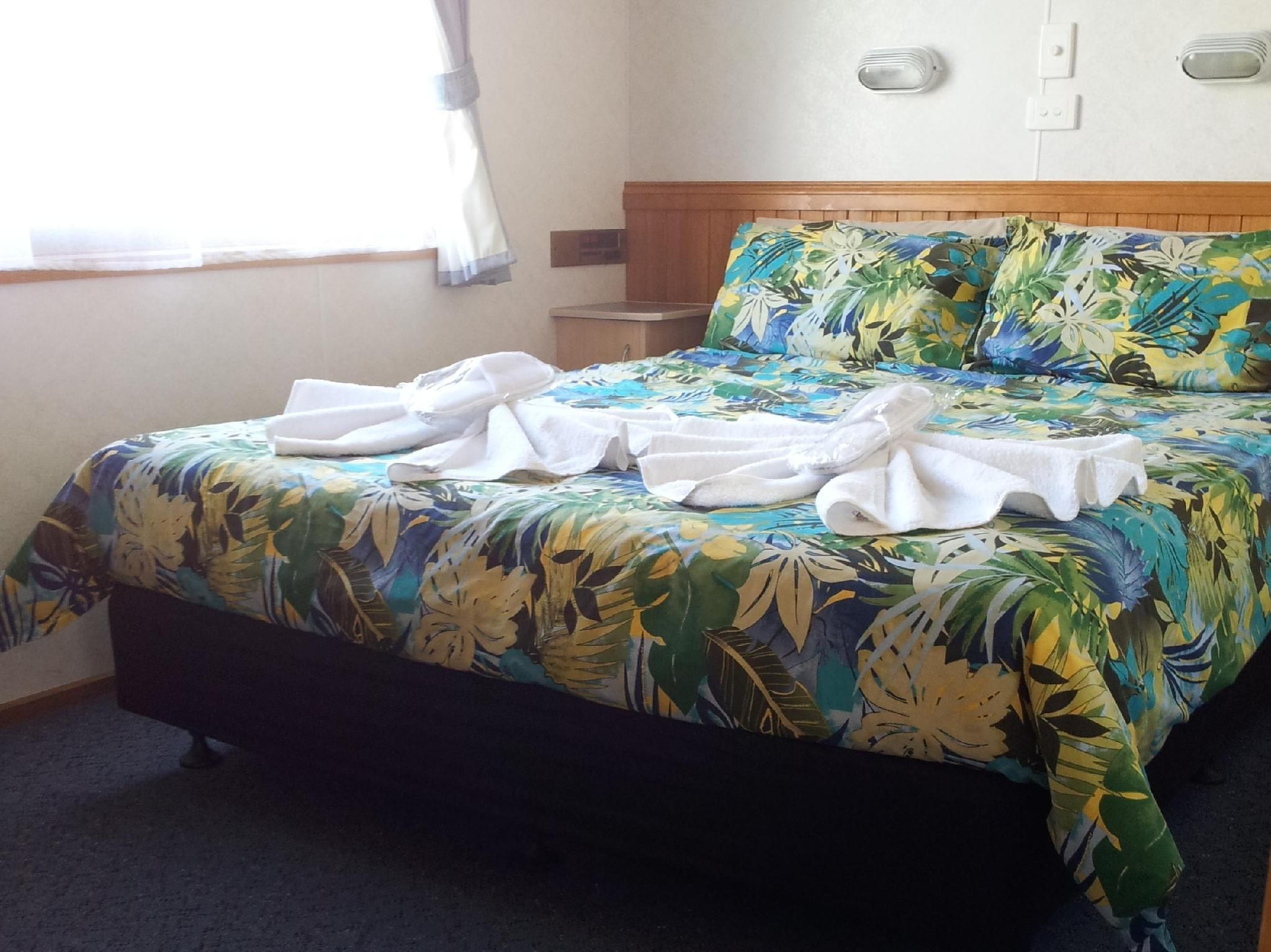 Snugcove Villa 6 Berth