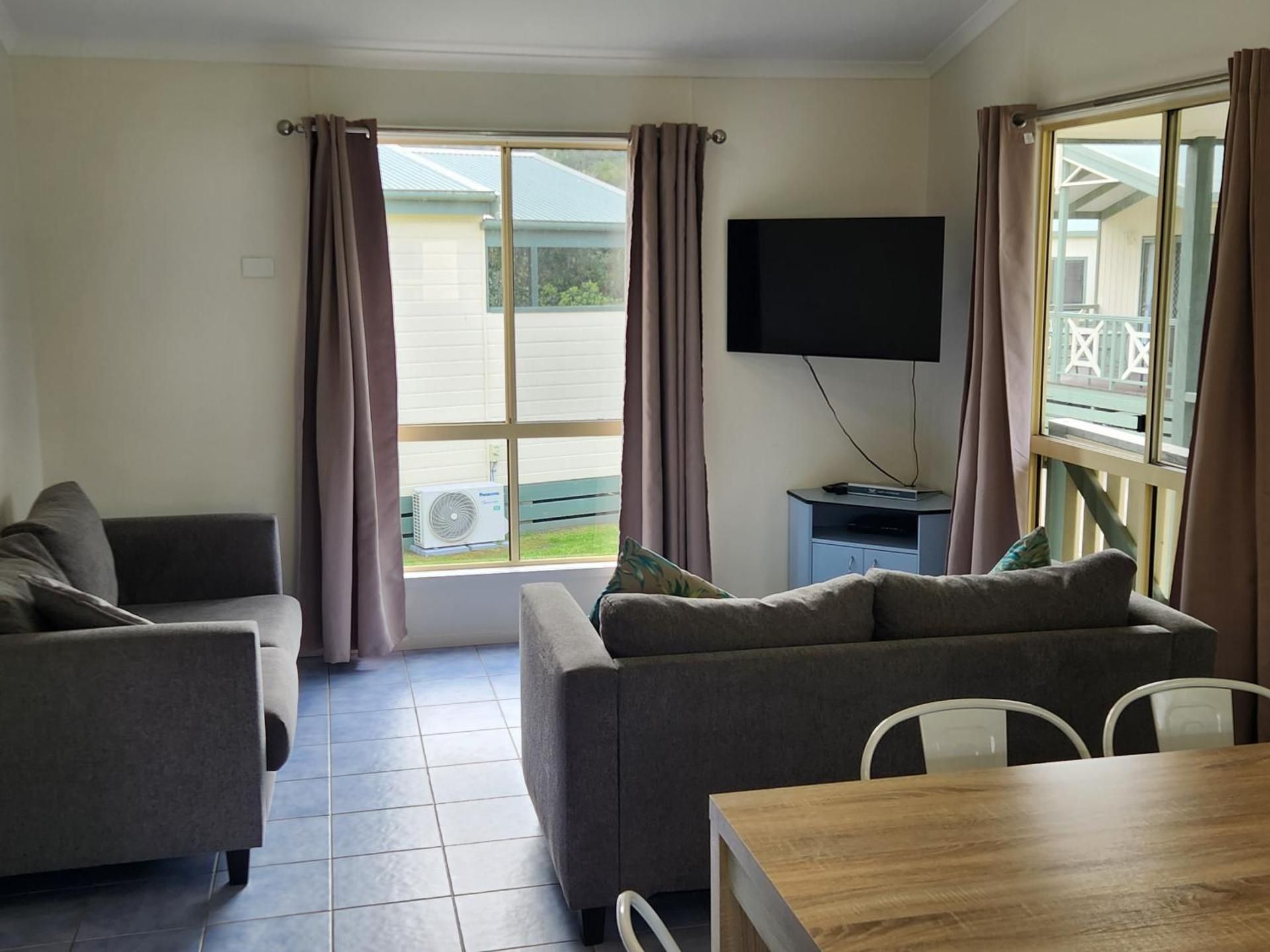 Snug Cove Two-Bedroom Villa with Spa Bath - No Pets Allowed