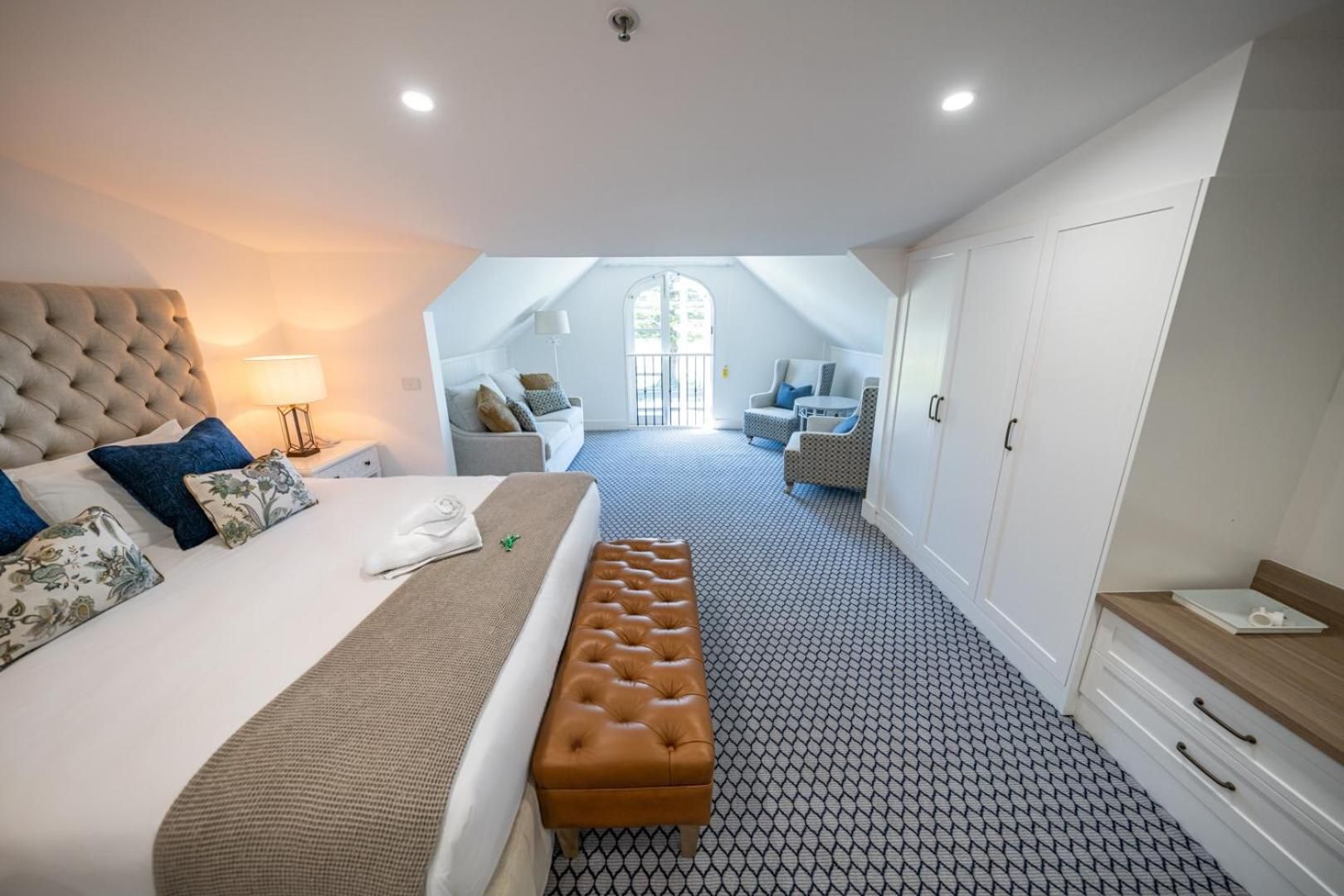 Deluxe Suite with Kitchenette and Ocean View