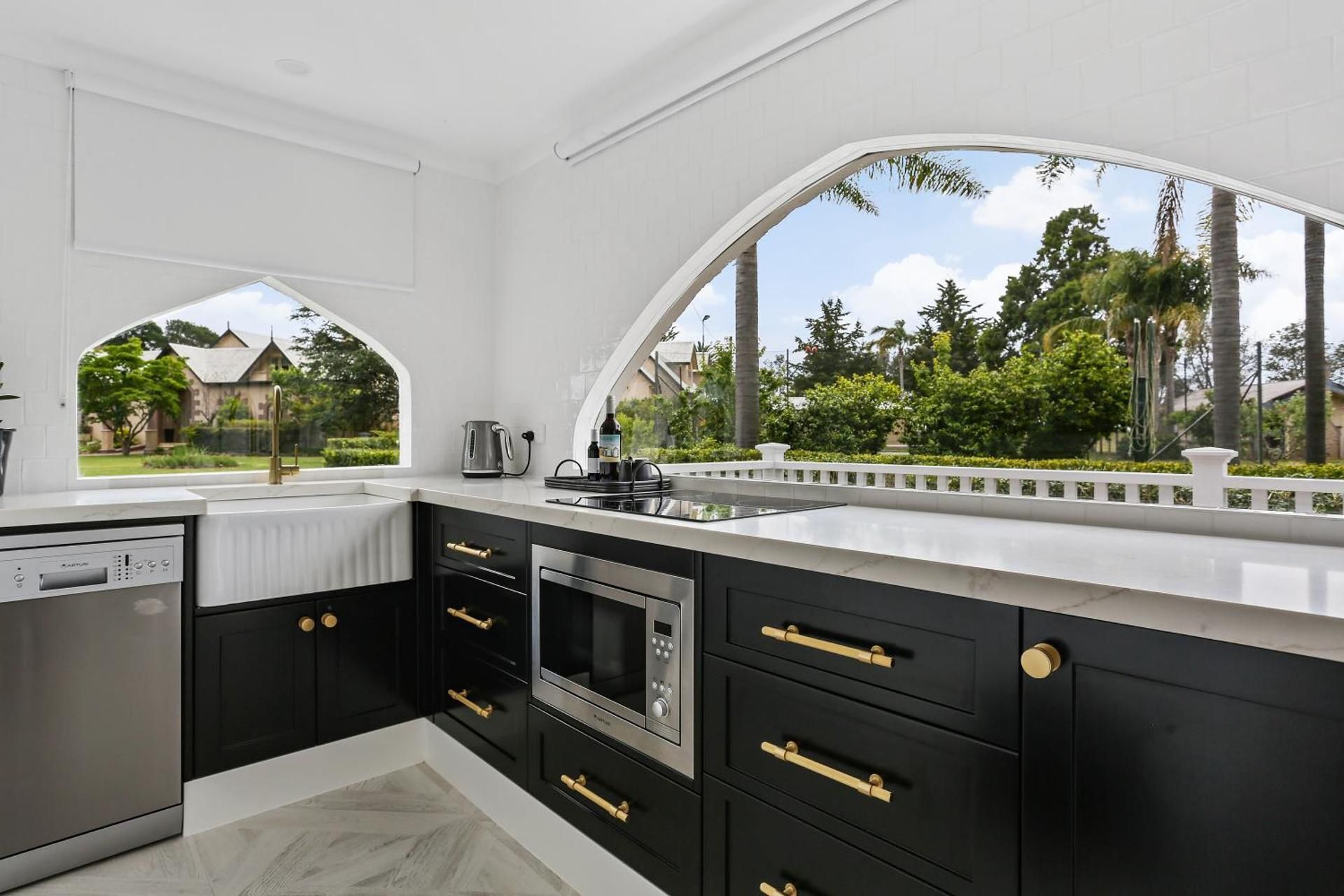 Captain's Cottage with Garden View
