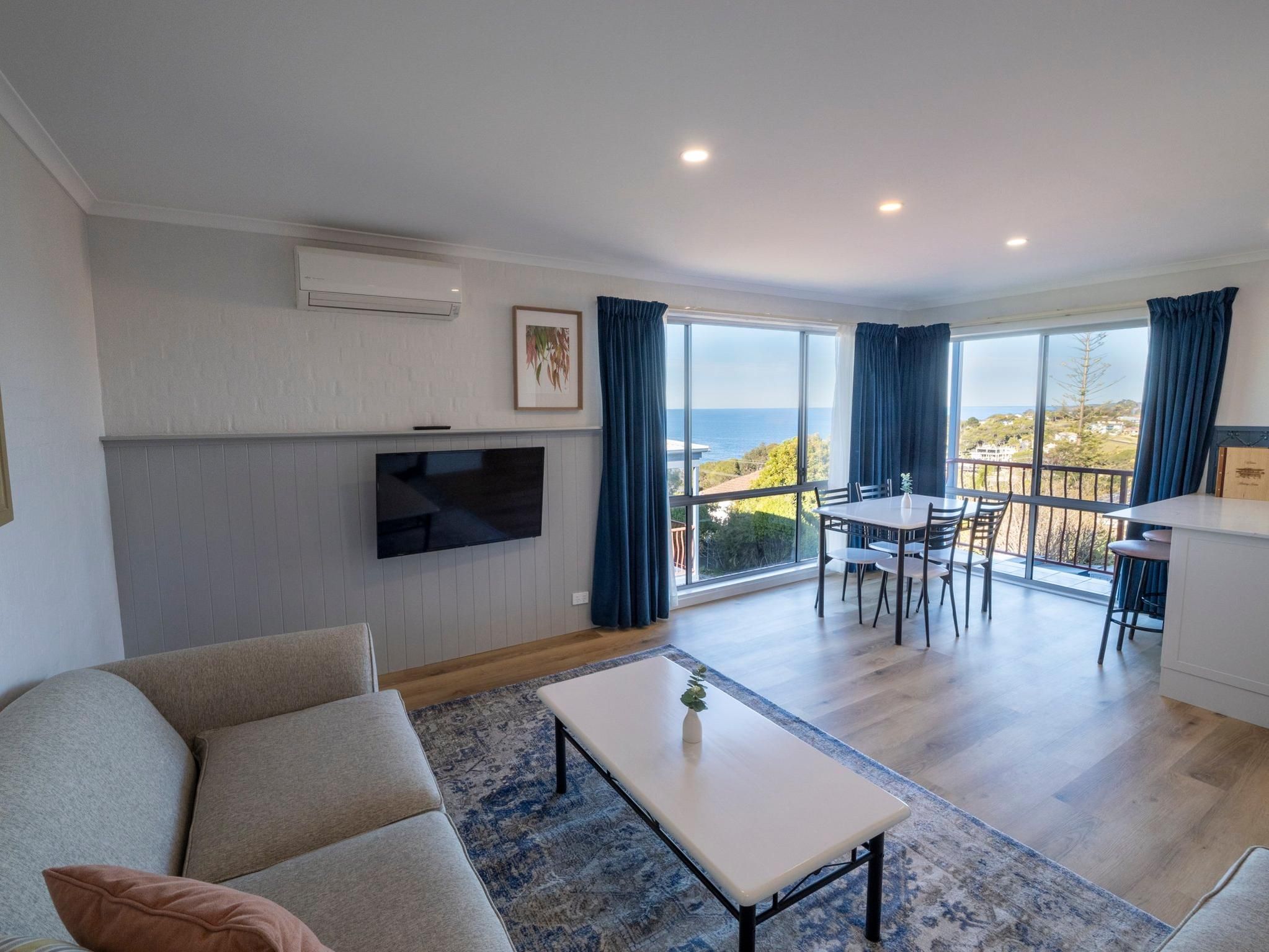 One Bedroom Apartment with Sea View