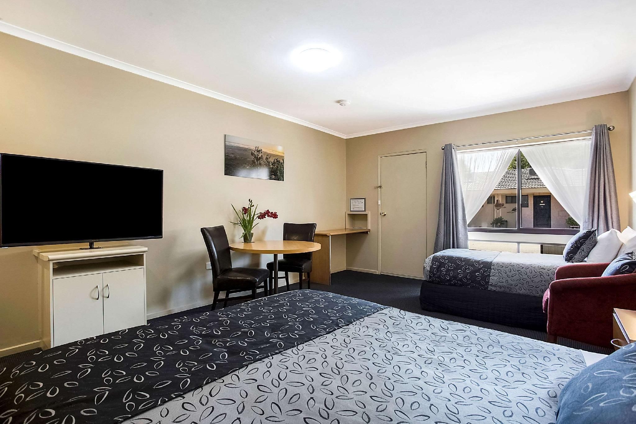 1 Queen Bed, 1 Single Bed, Nonsmoking