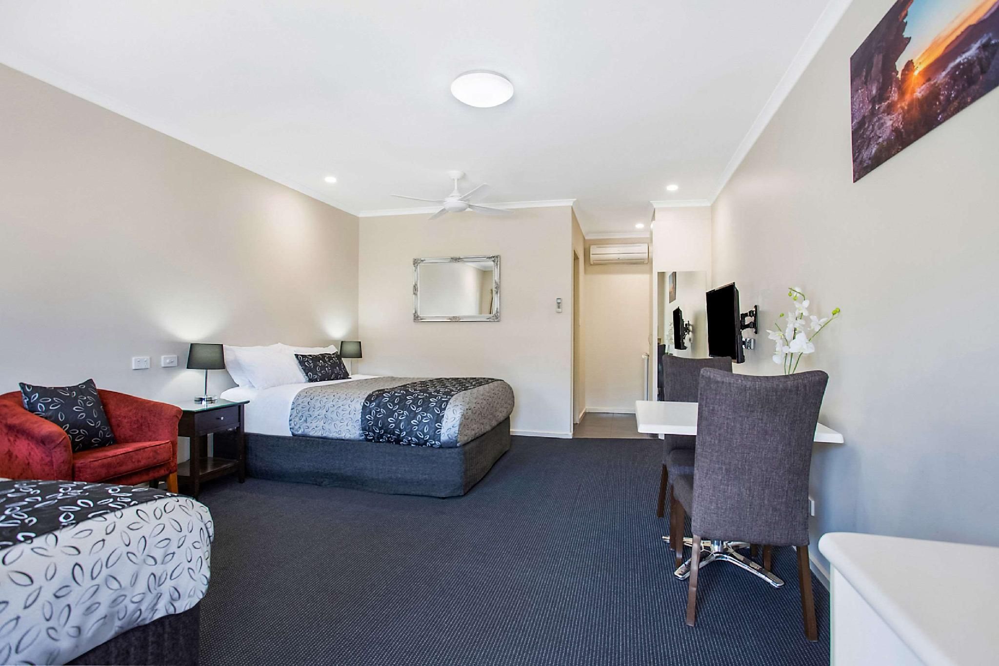 1 Queen Bed, 1 Single Bed, Nonsmoking