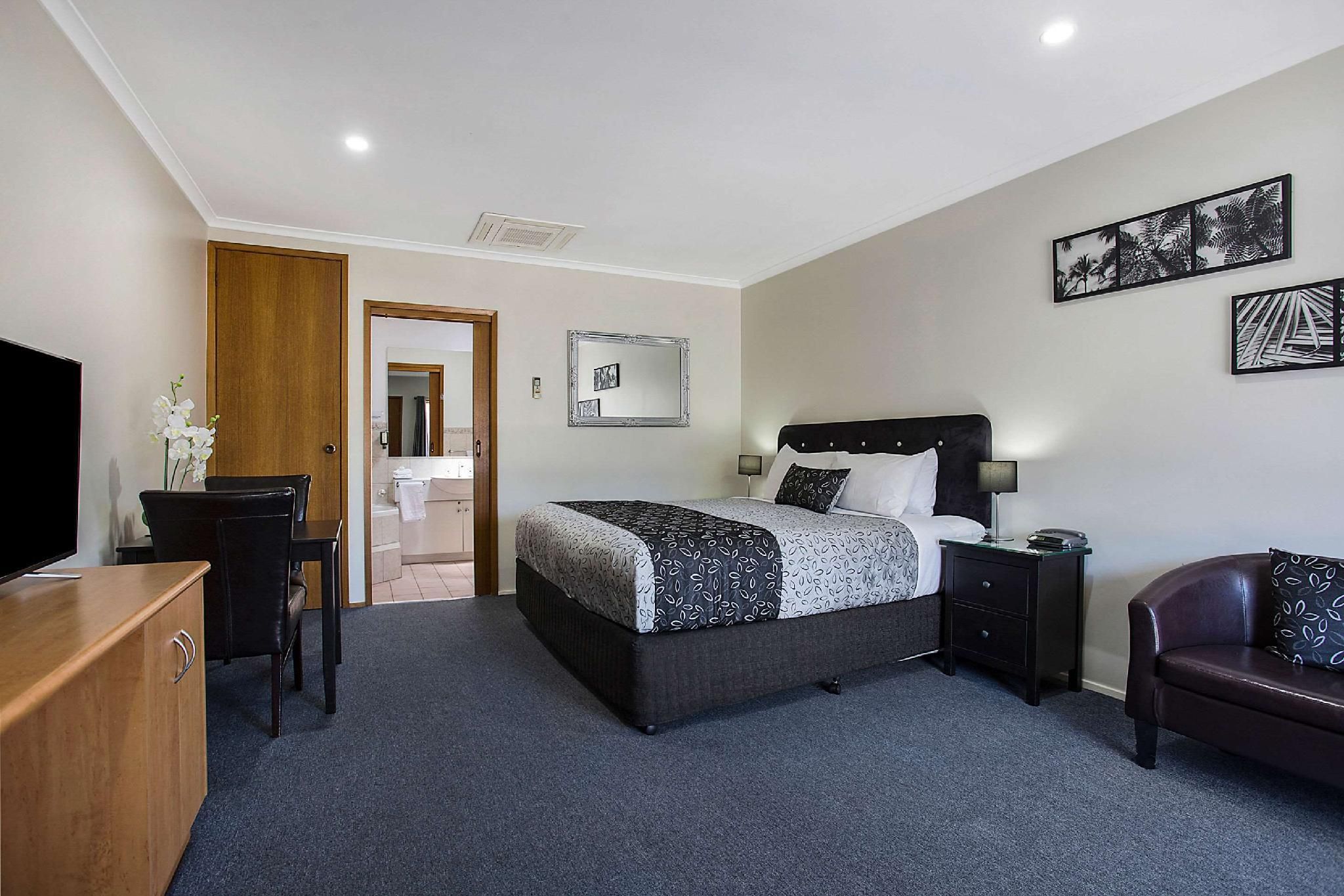 1 King Bed Nonsmoking Upgrade