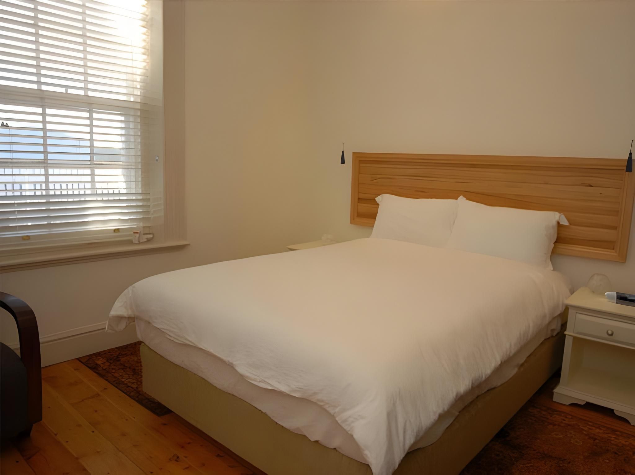 Cape Nelson Lighthouse Sunrise Suite