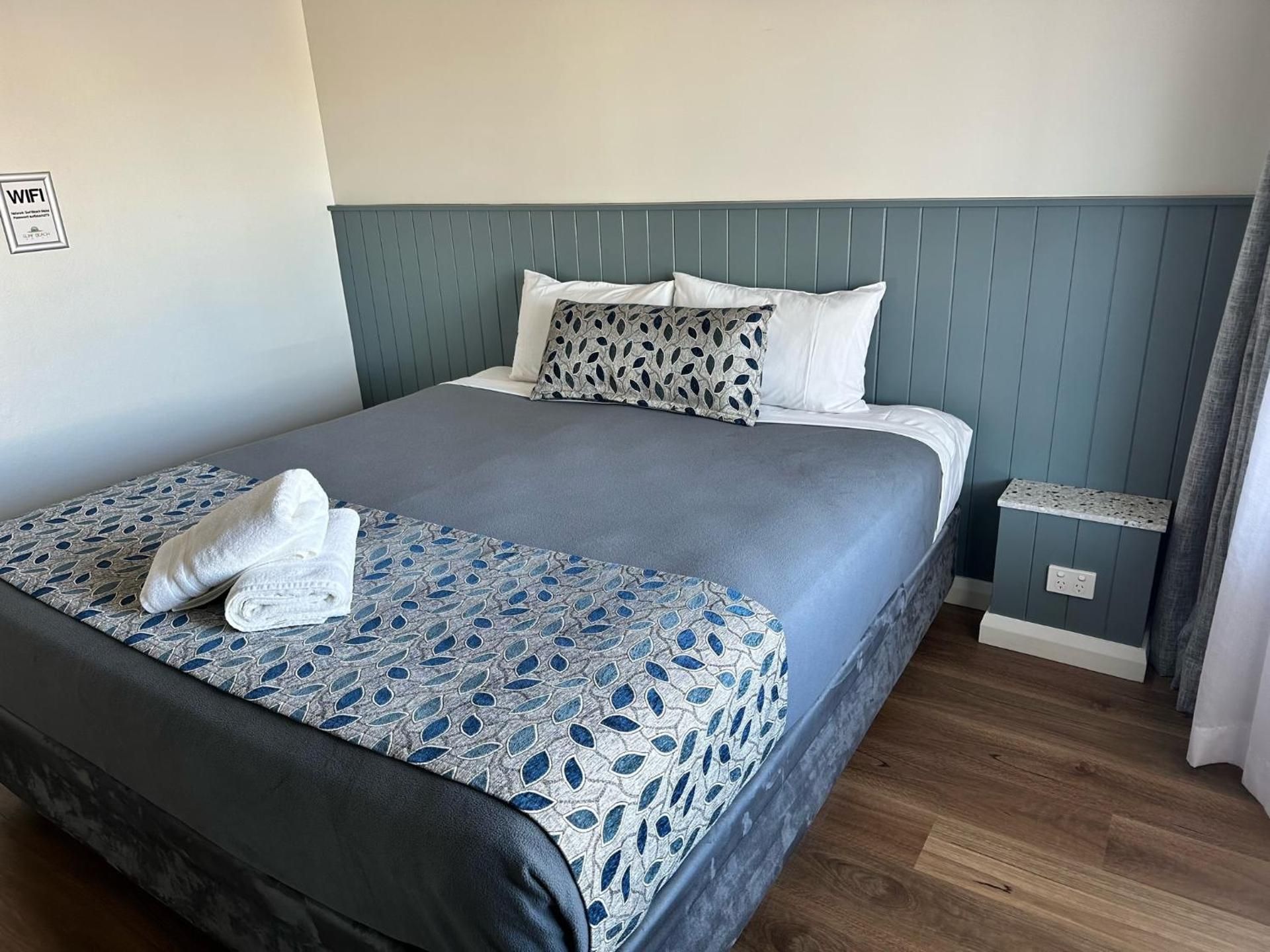 Budget King Room