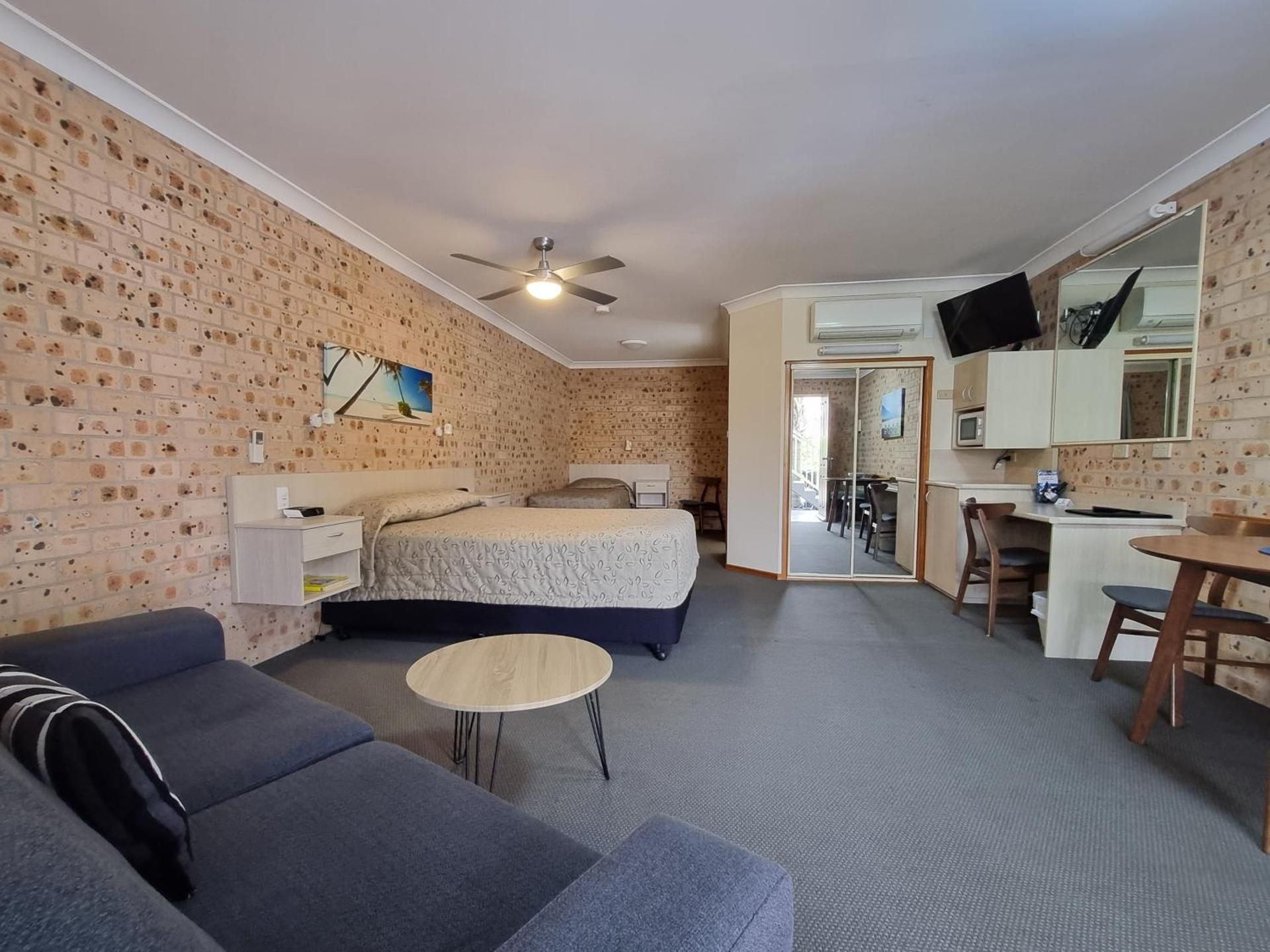 Deluxe Queen Room