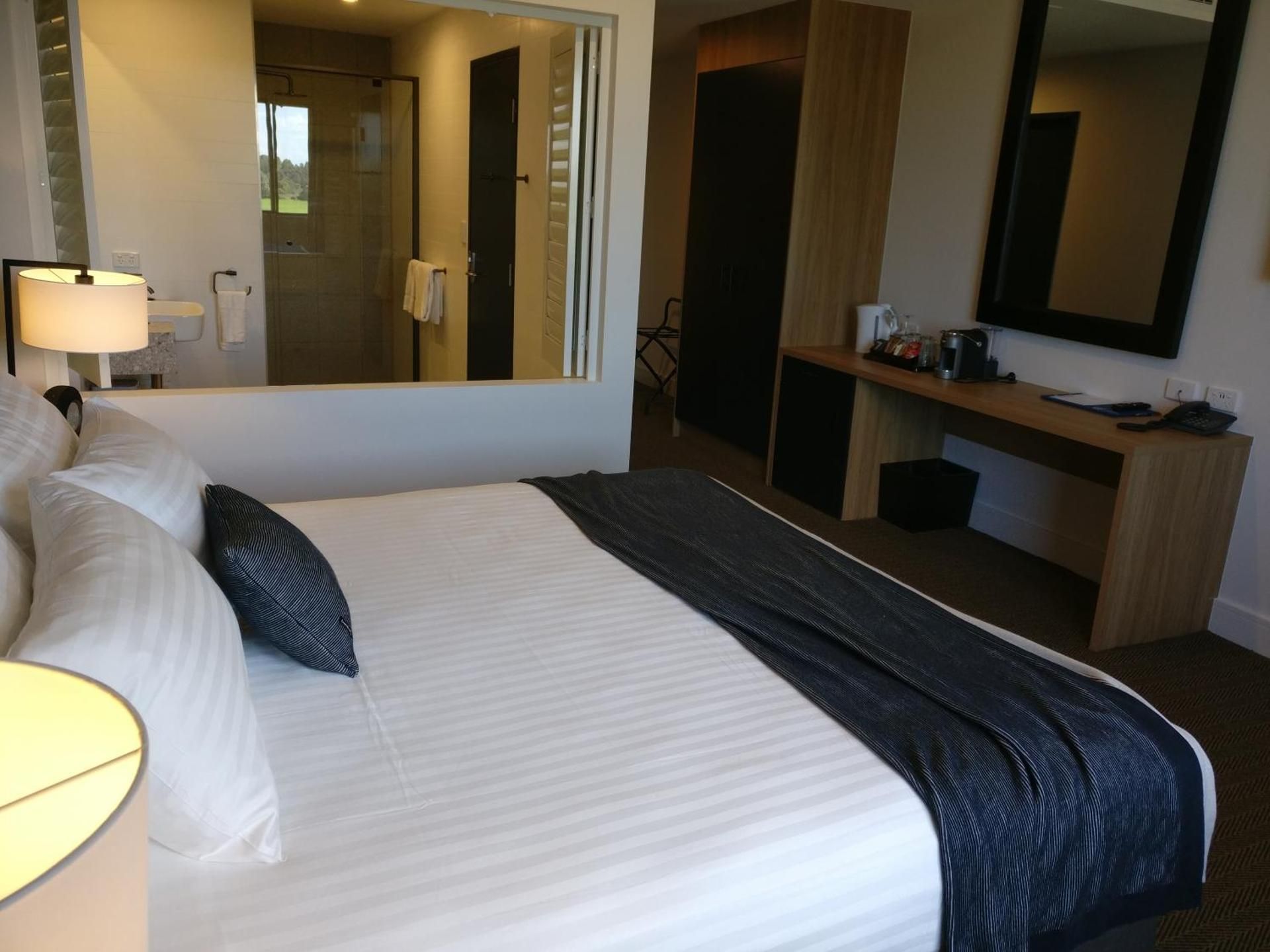 Executive King Room with Spa Bath