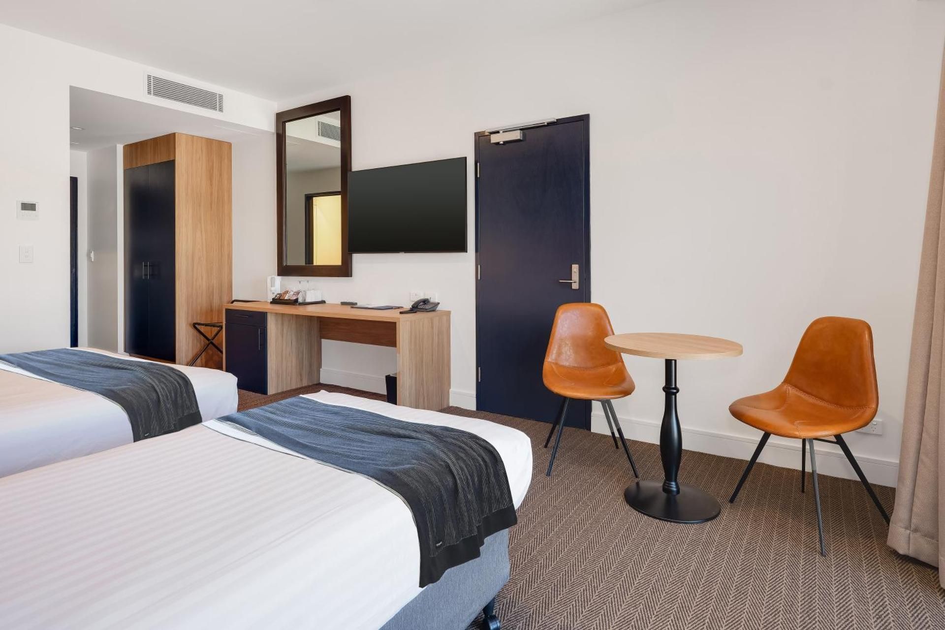 Executive Queen & Single Room