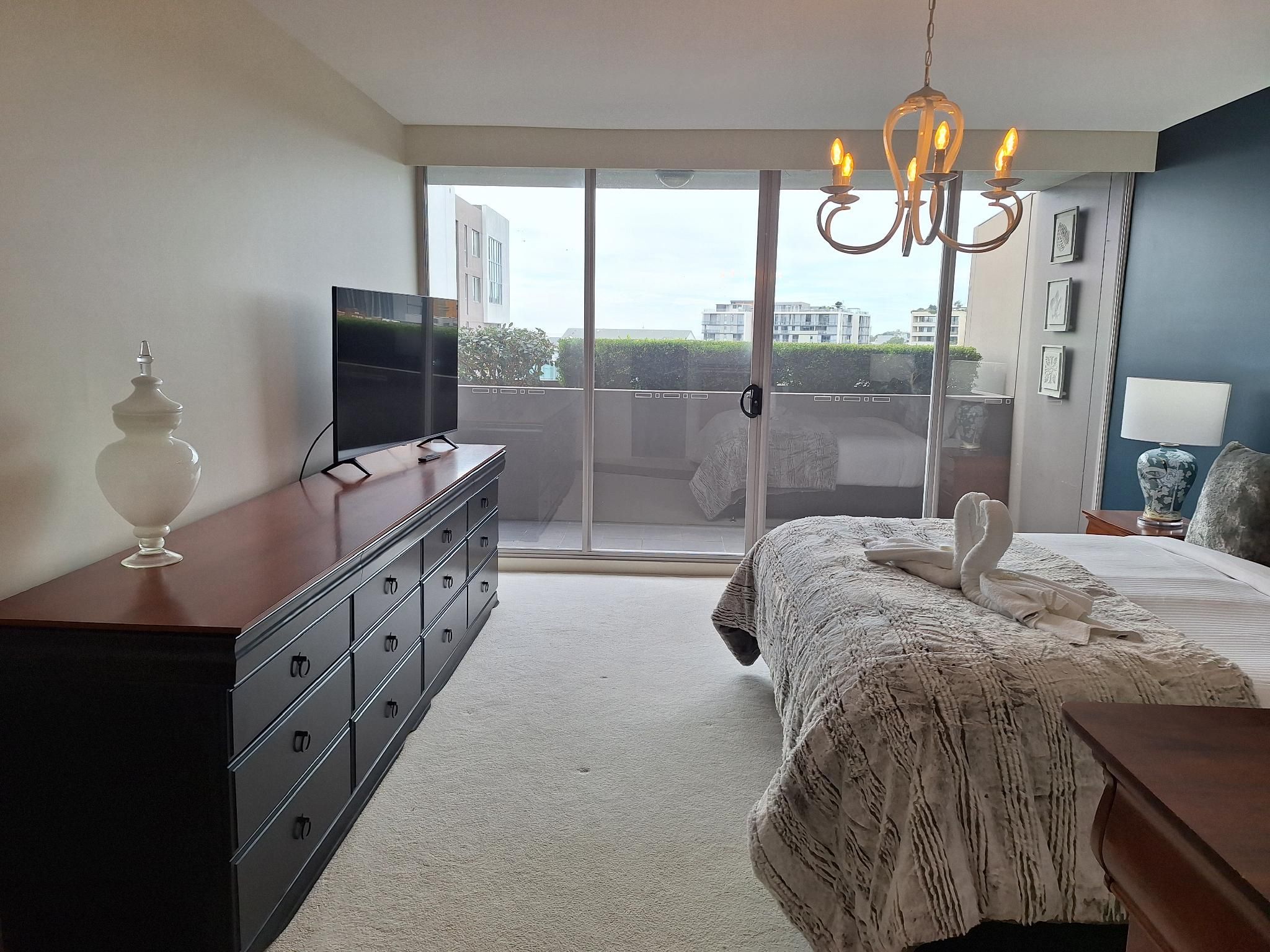 Honeysuckle Executive Apartments 2 Bed Room Family Suite 3