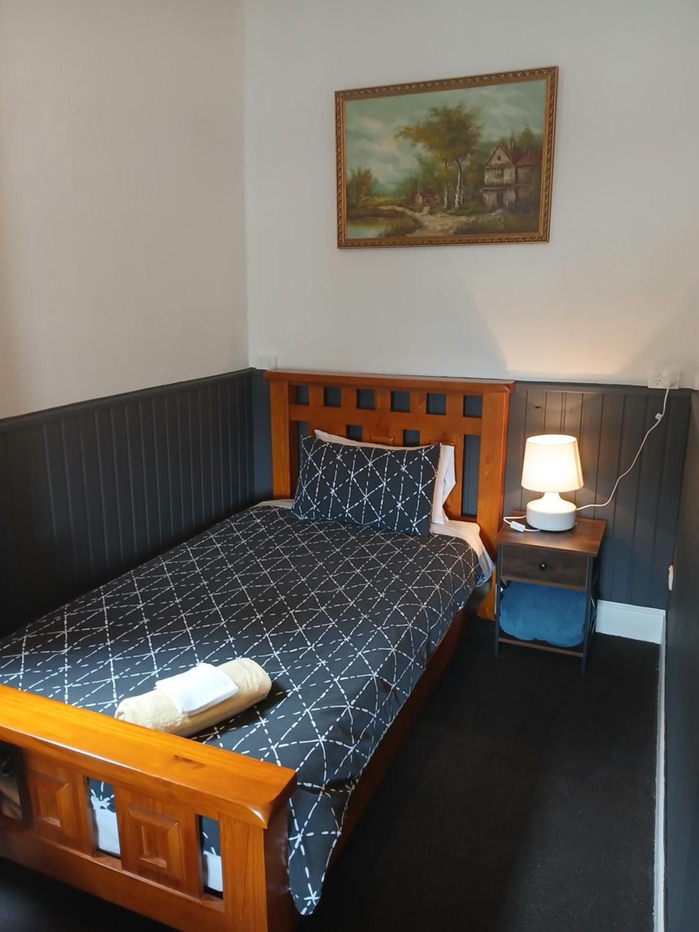 Standard Twin Room with Mountain View