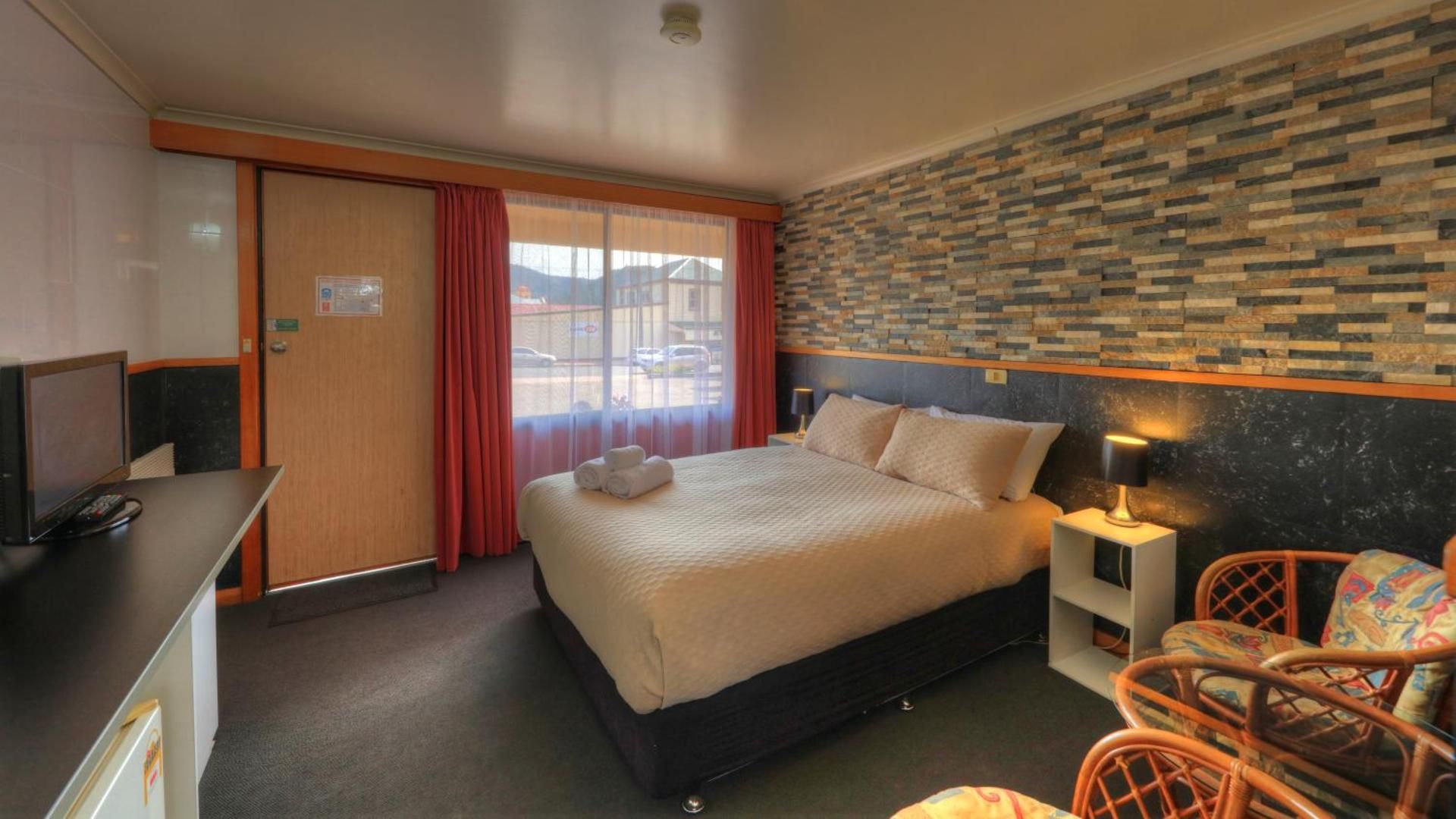 Standard Queen Room