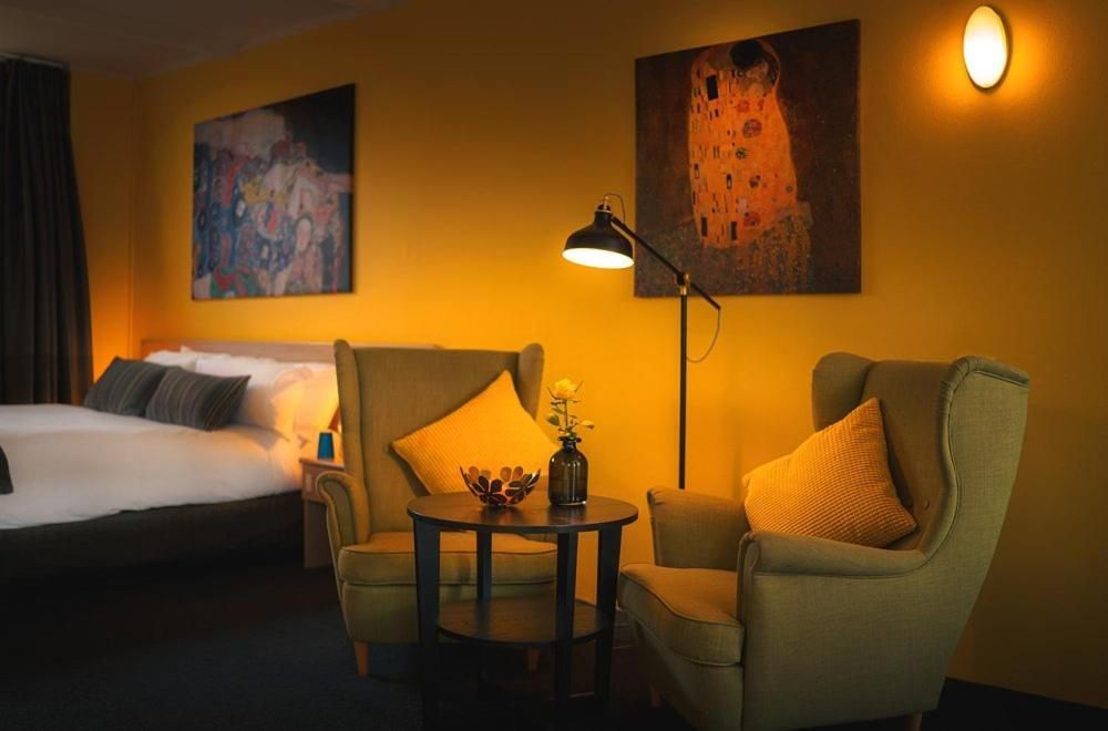 Signature - Queen Room