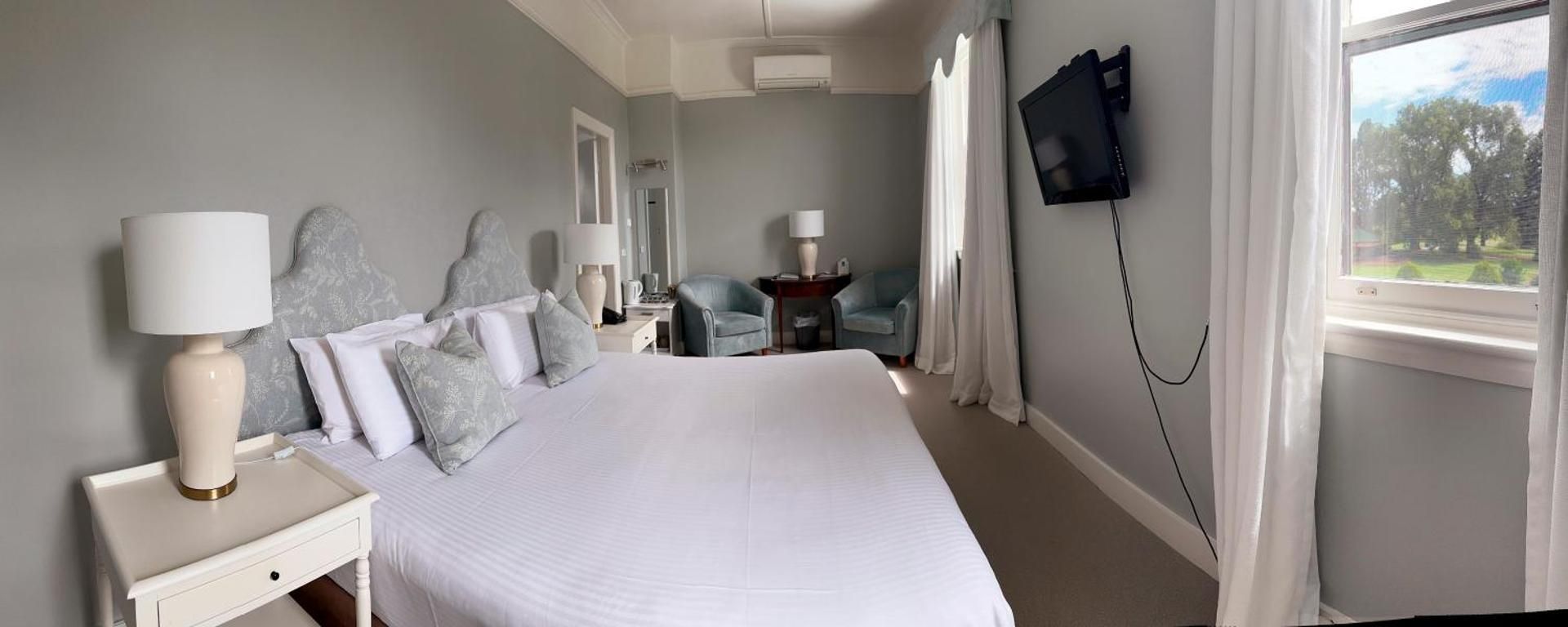 Deluxe Family Room