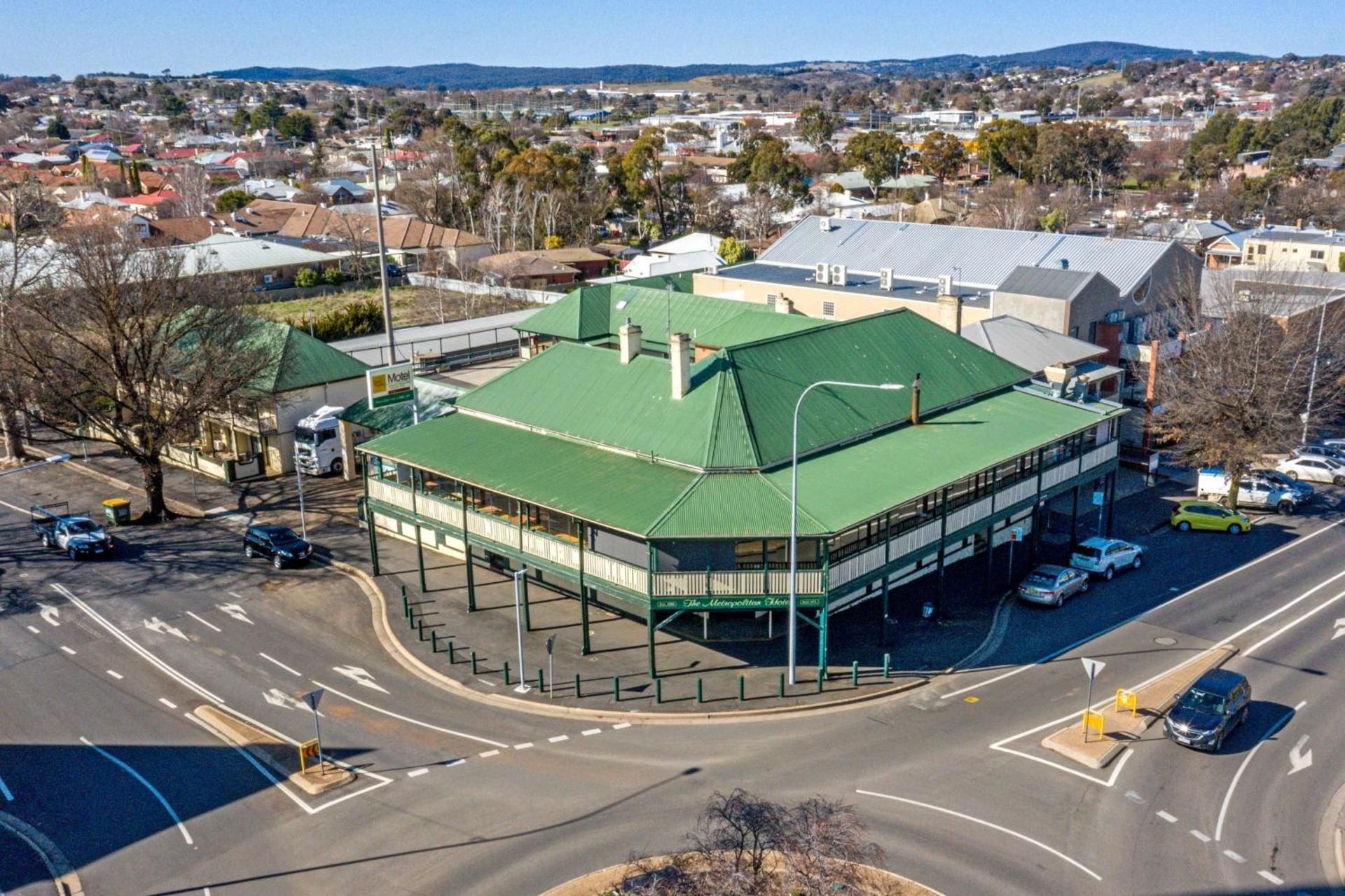 Metropolitan Hotel Orange 