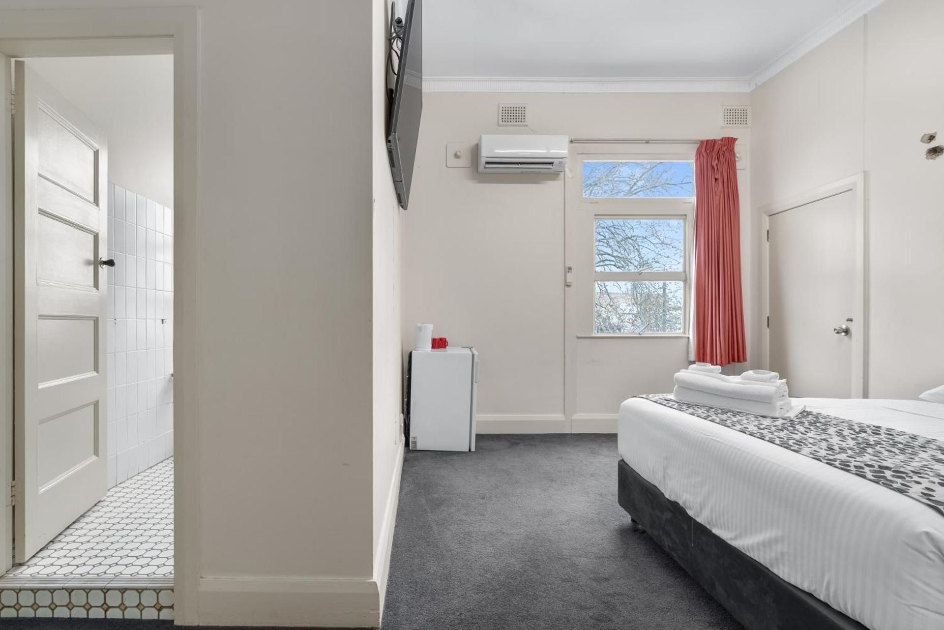 Queen Room with Ensuite