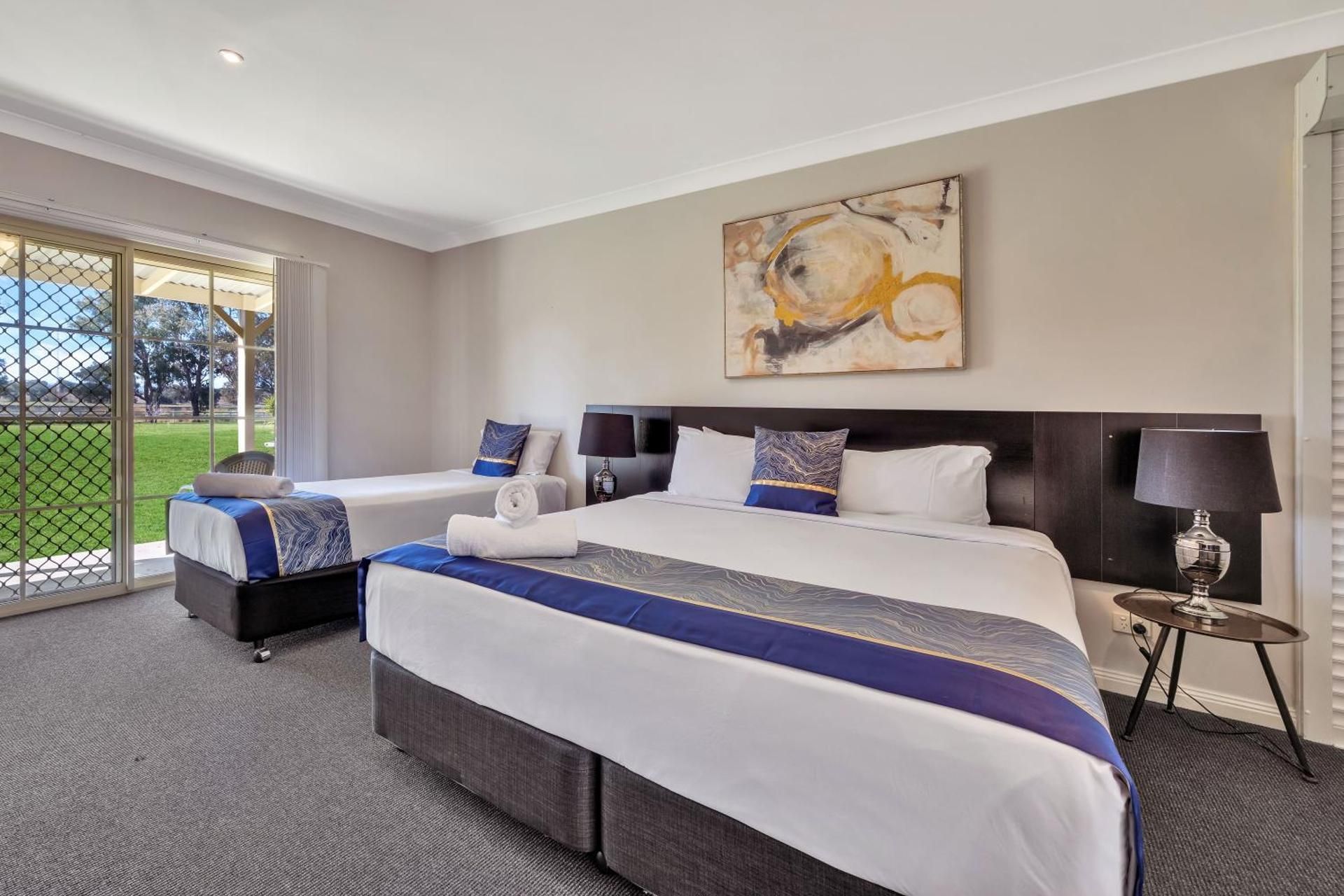 Deluxe Family Room