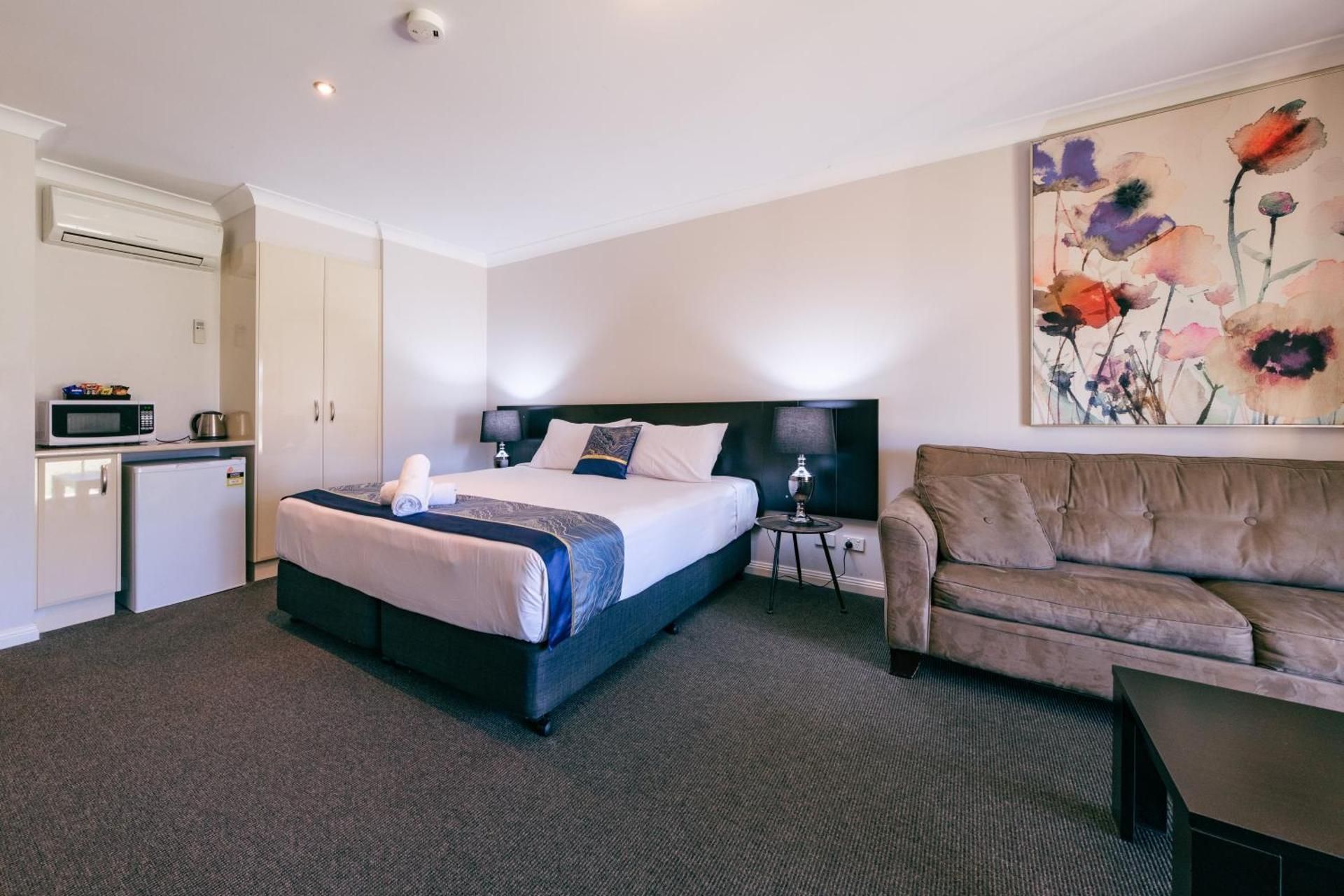 Deluxe King Disabled Access Room