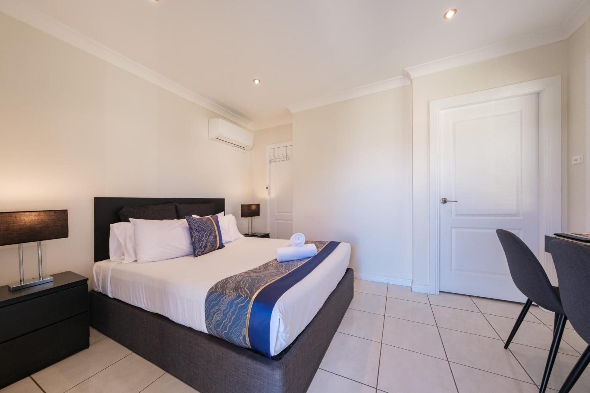 Economy Queen Room