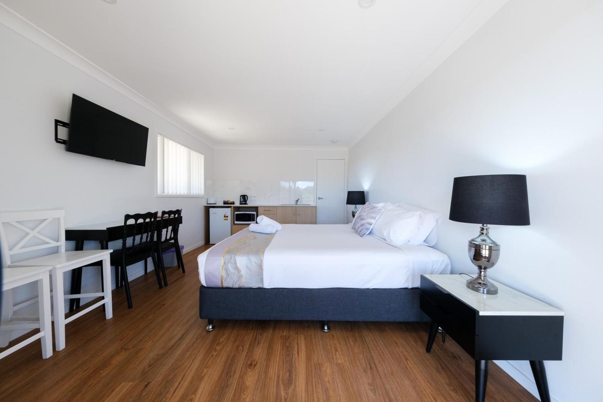 King Room with Kitchenette