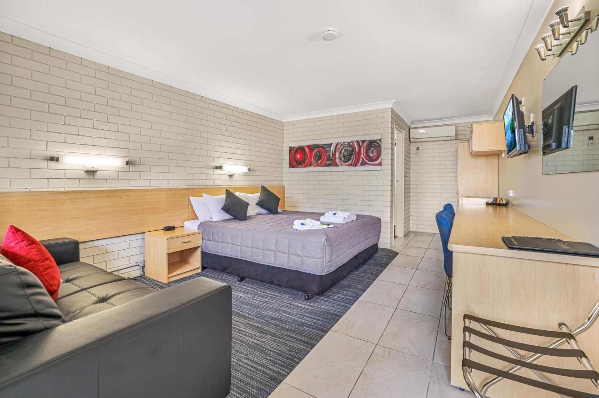 Deluxe Queen Room
