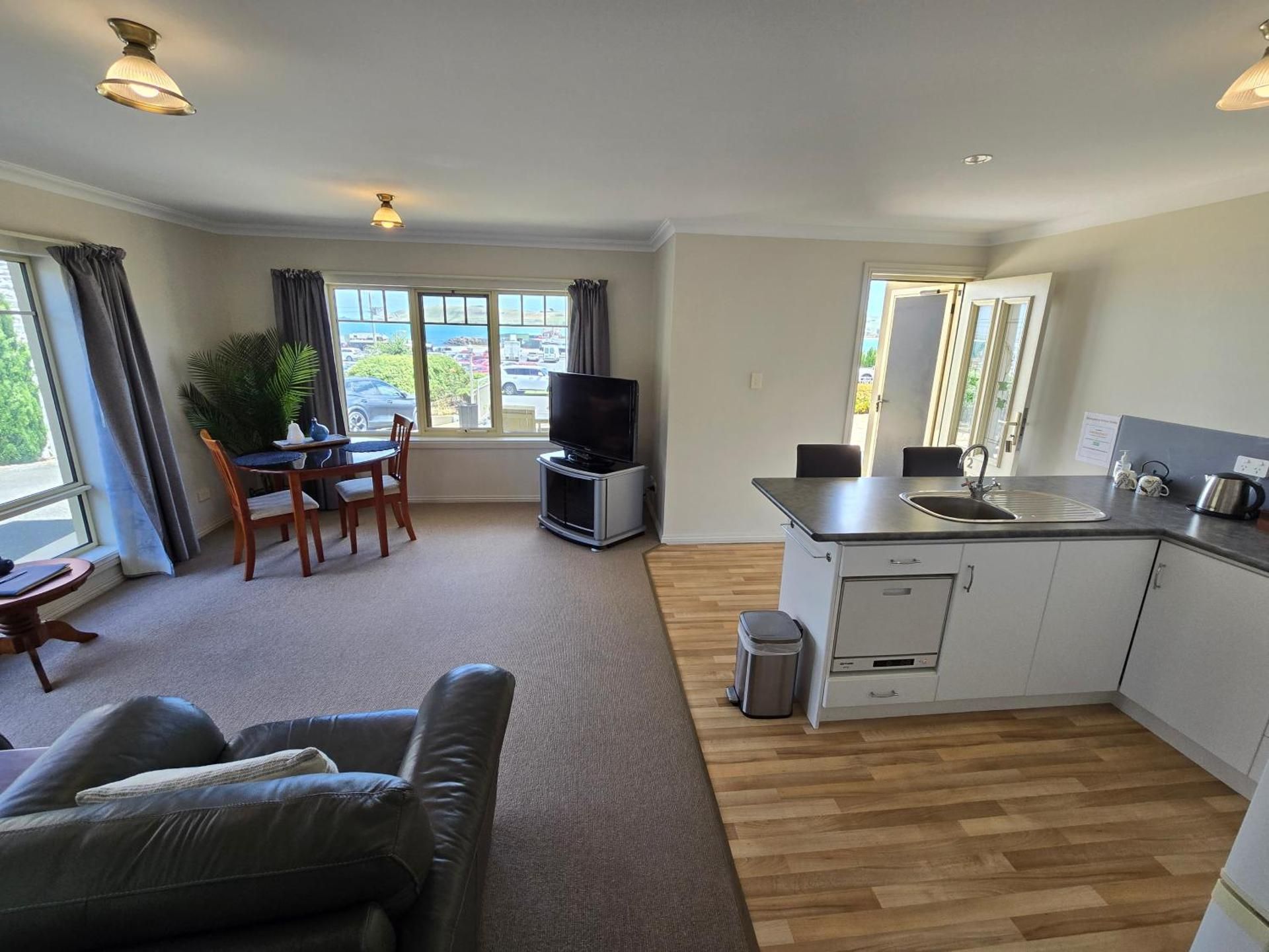 On The Terrace Stanley Bay View Apartment 3