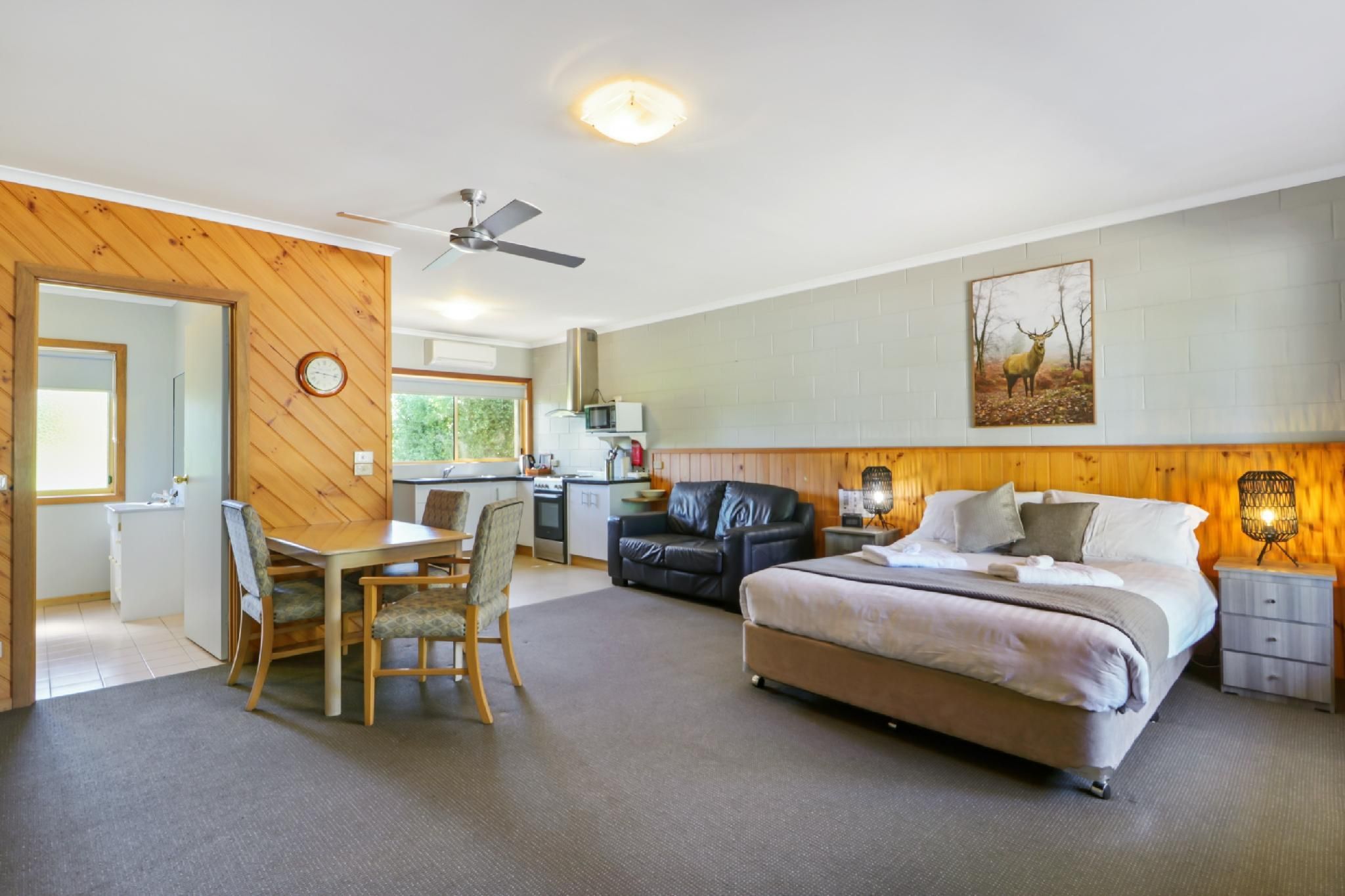 Banjos All Seasons Accommodation Studio Apartment 2