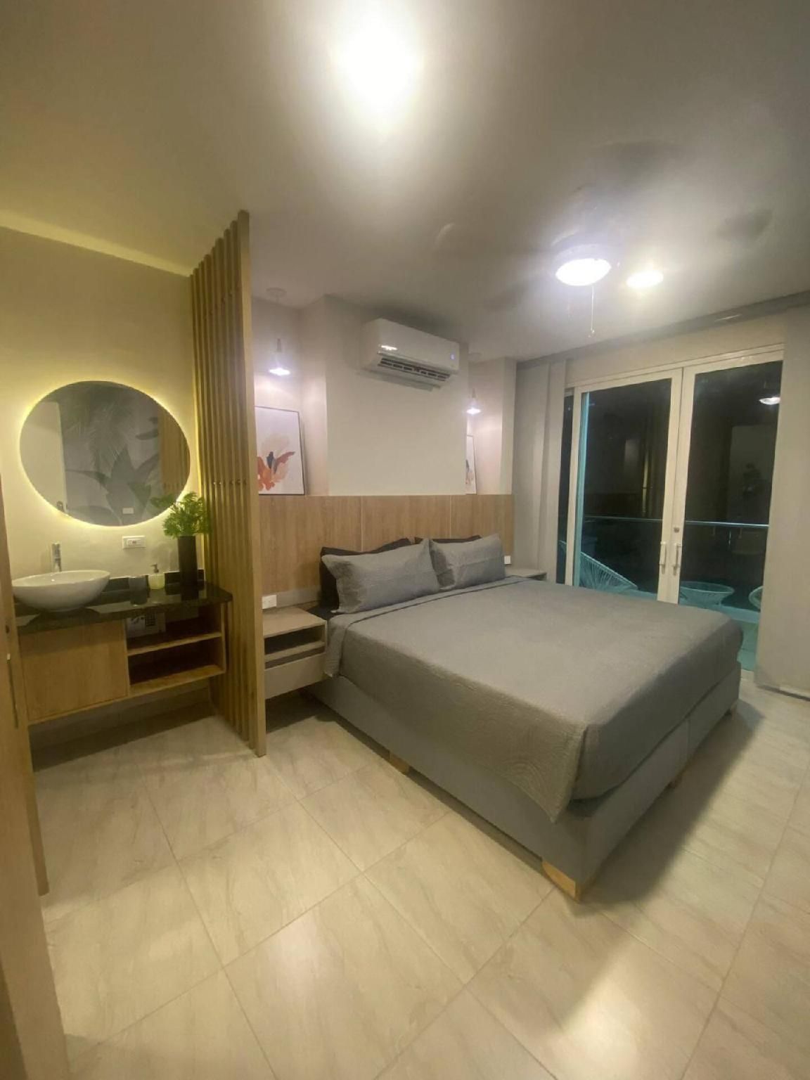 Superior - 1 King Bed